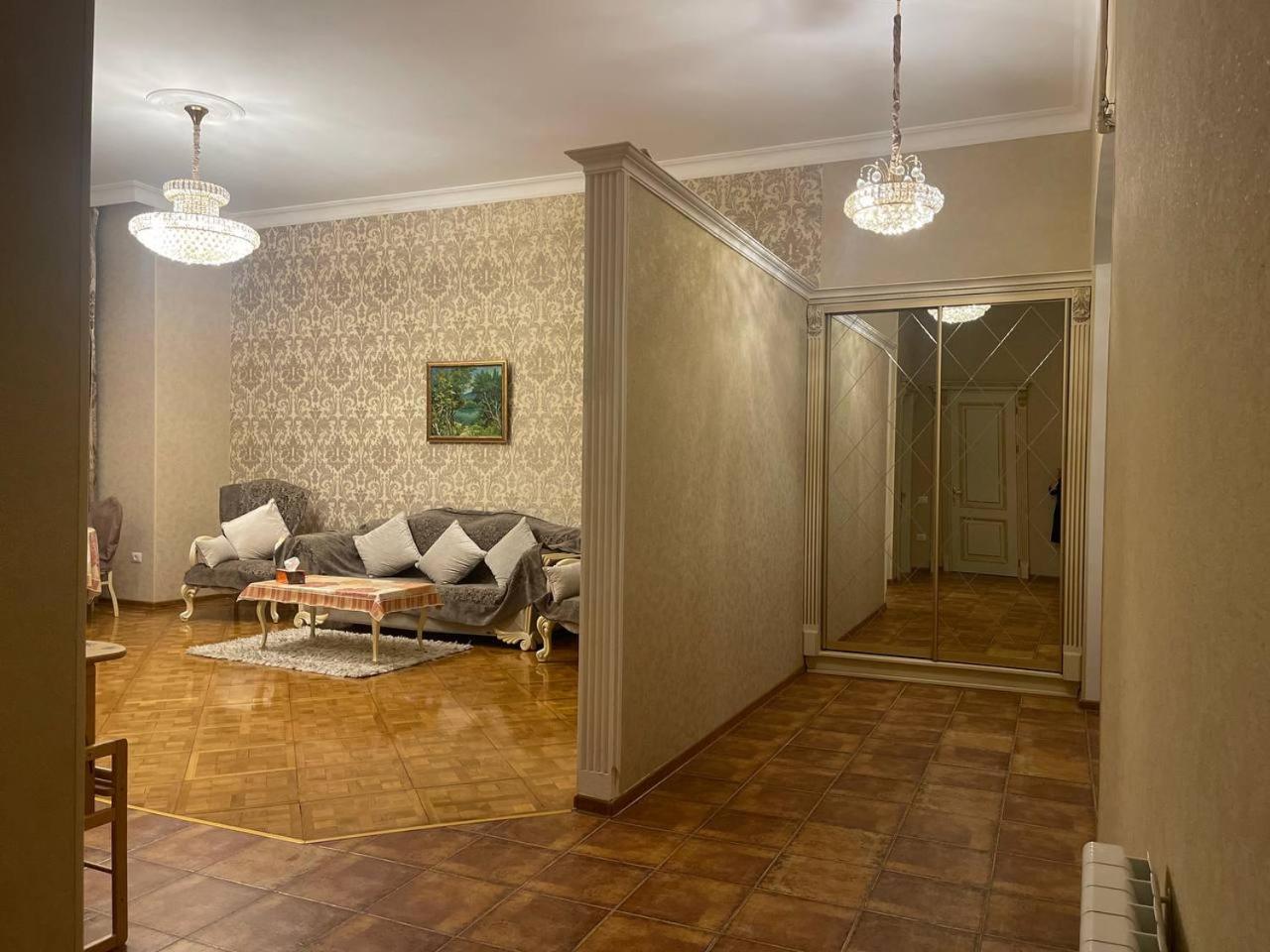 Classical apartment in heart of Baku