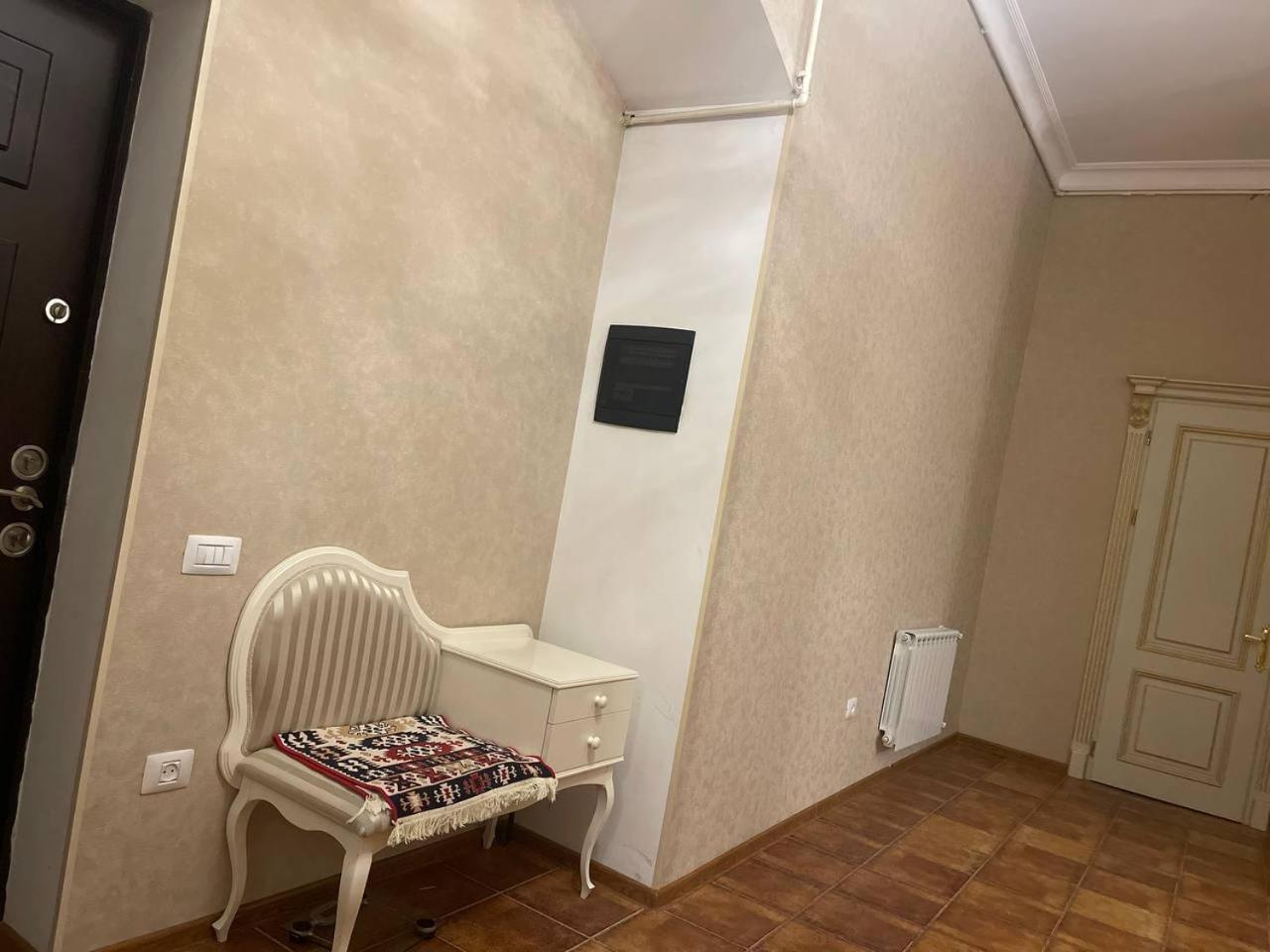 Classical apartment in heart of Baku
