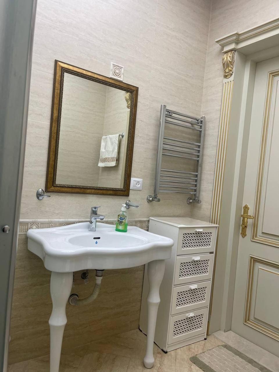Classical apartment in heart of Baku