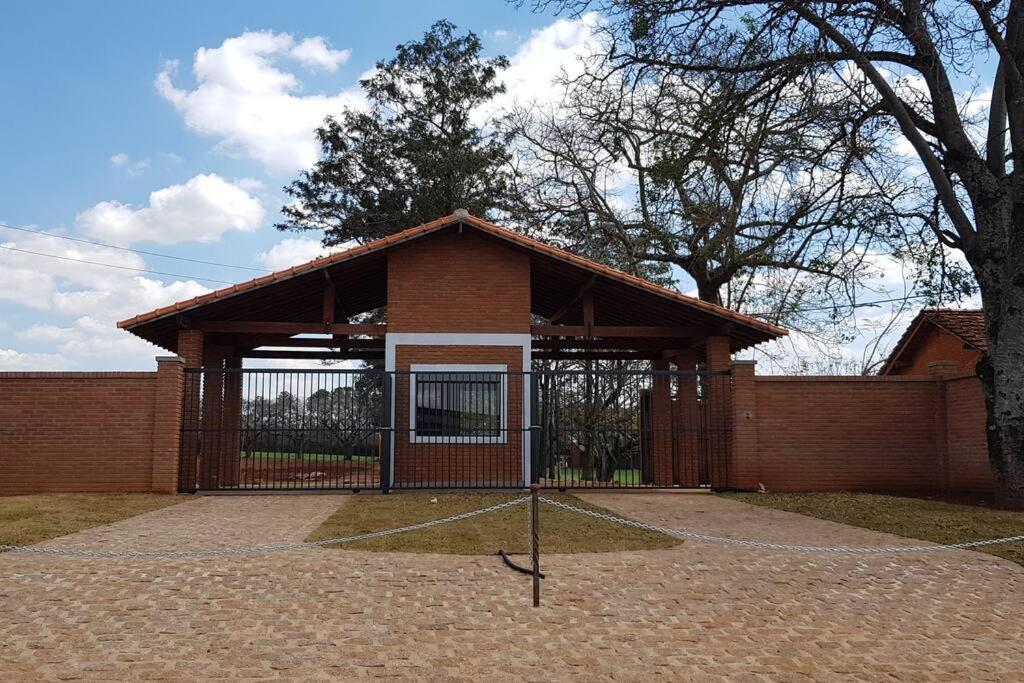 Linda casa 1h30 de SP dentro de HARAS com LAZER