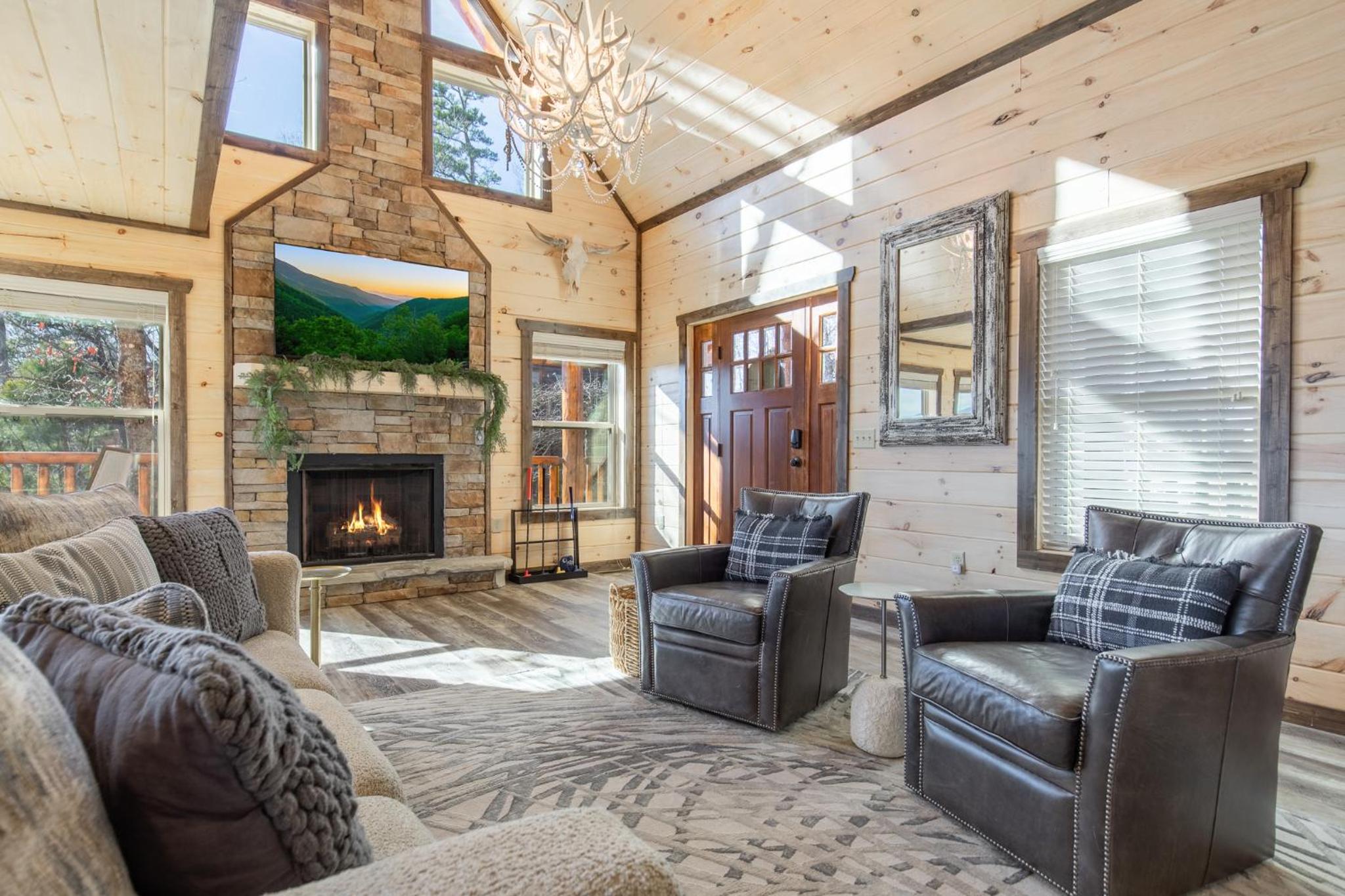 New Luxe Cabin-Great Views, Pool, Hot Tub, Theater view 5