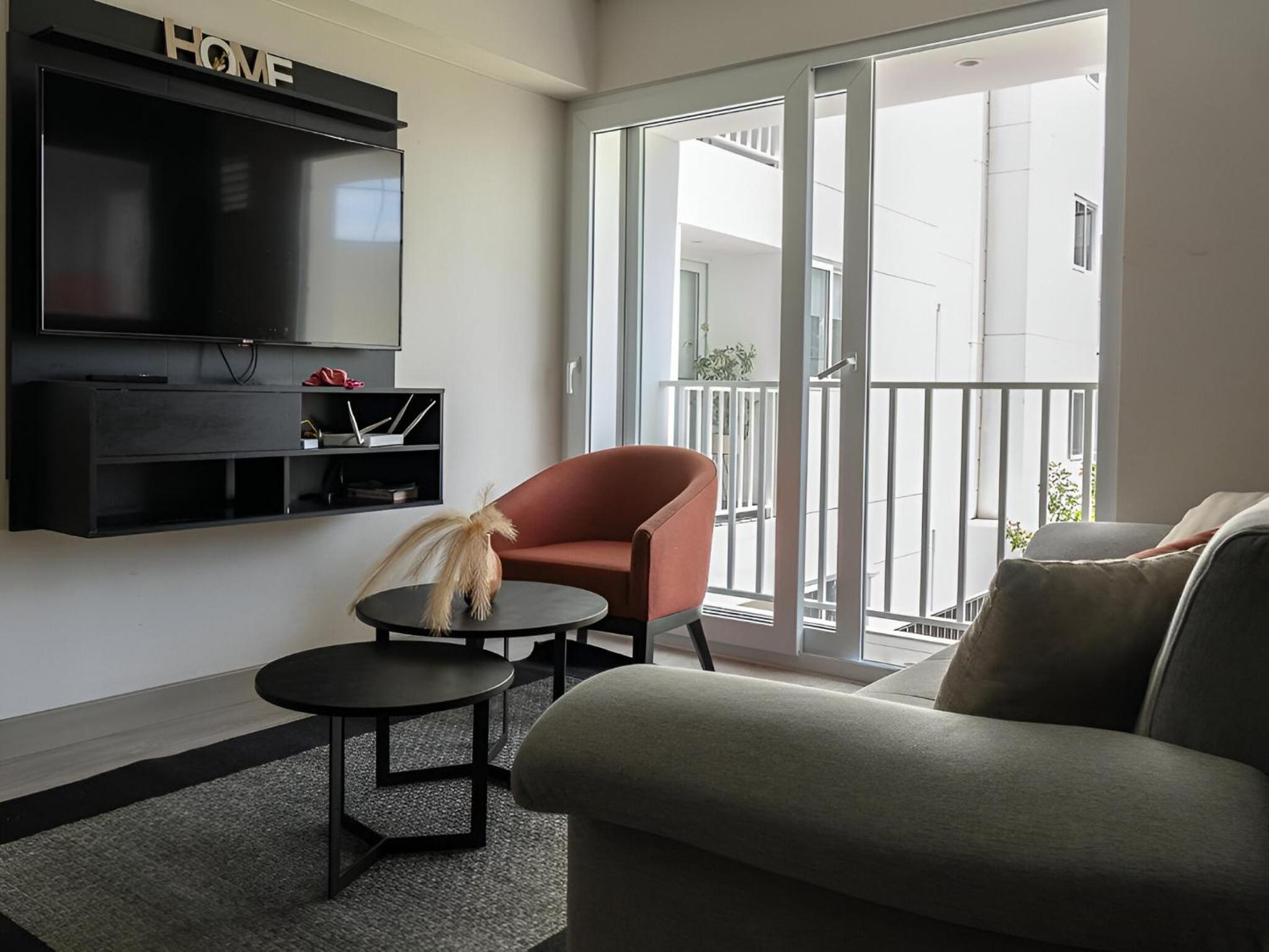 Cozy 2BR Loft in the Heart of Miraflores view 3