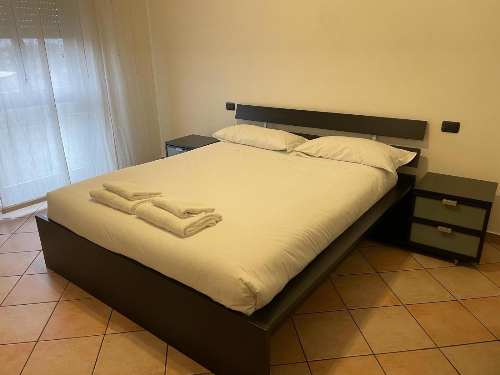 Burago Flat view 3