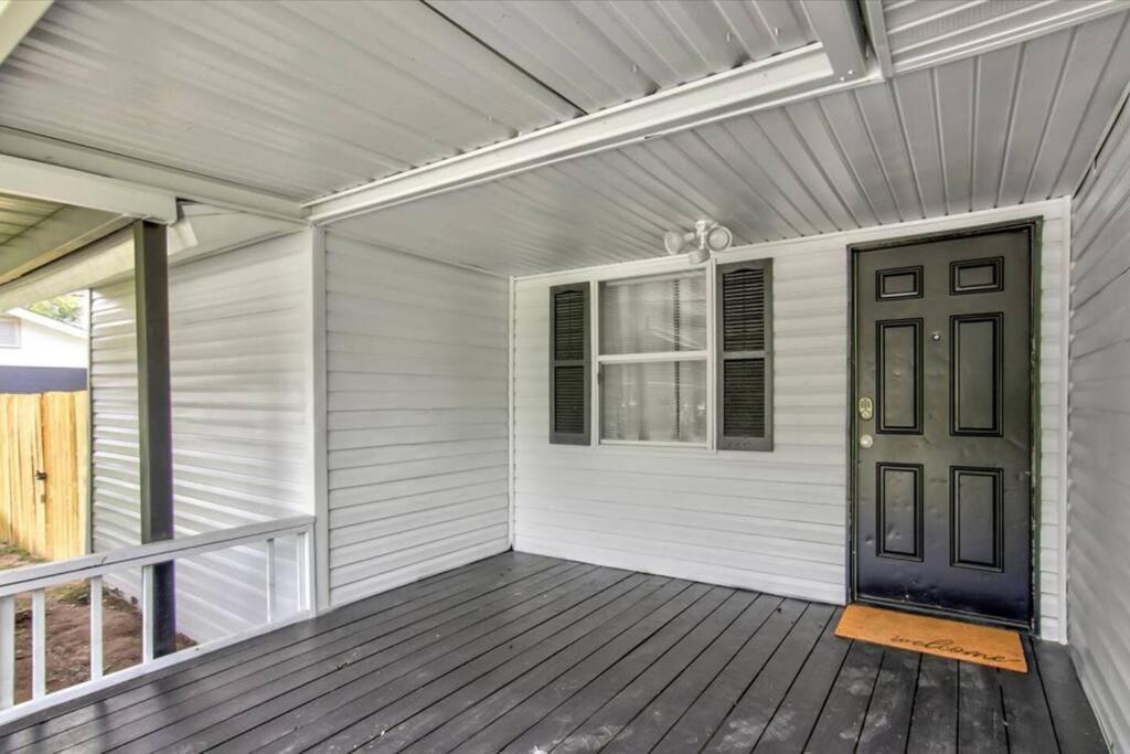 Comfy 3 bedroom home w/ fenced yard, photo 27