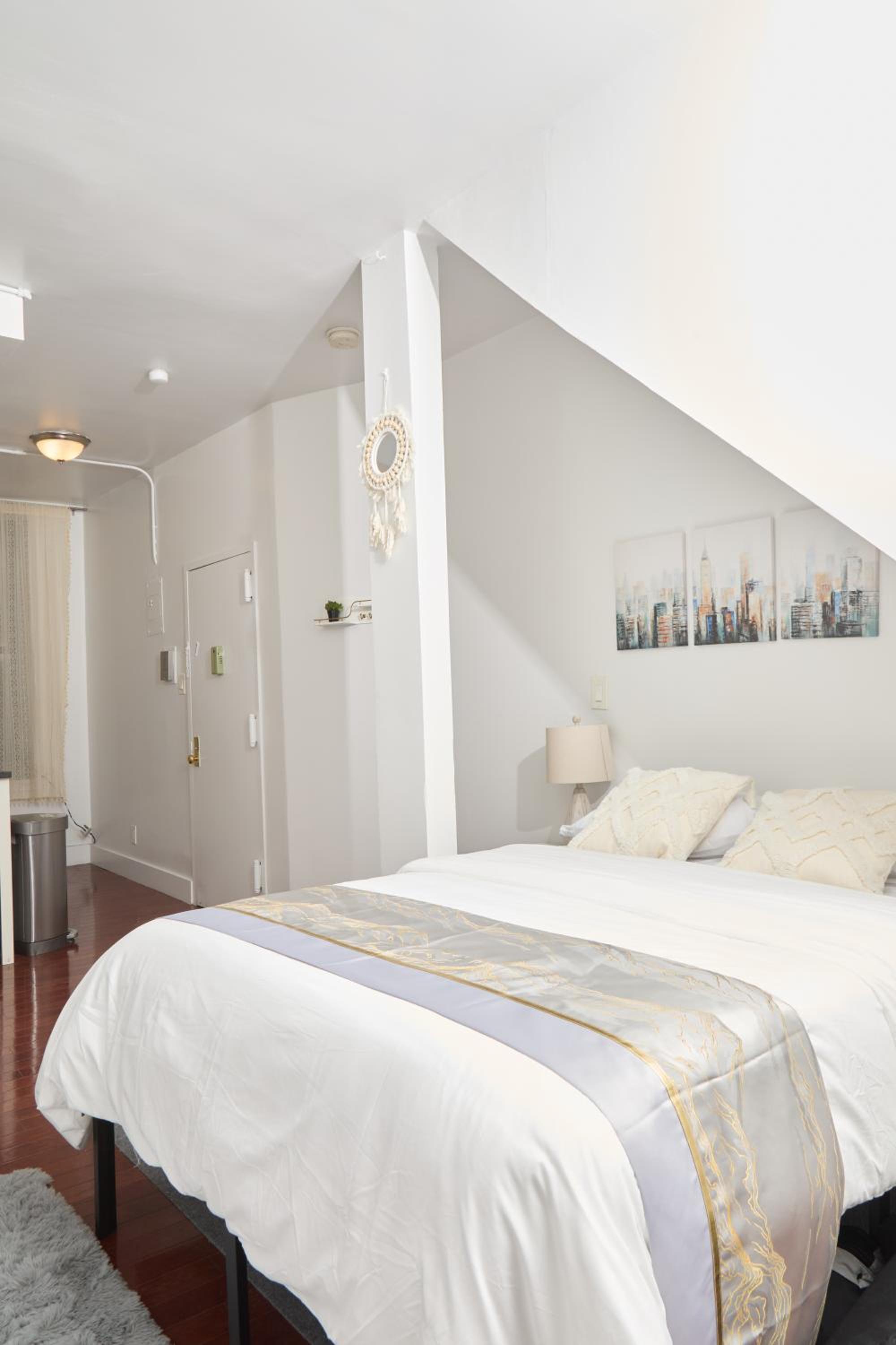 Private Loft in Hells Kitchen near Times Square