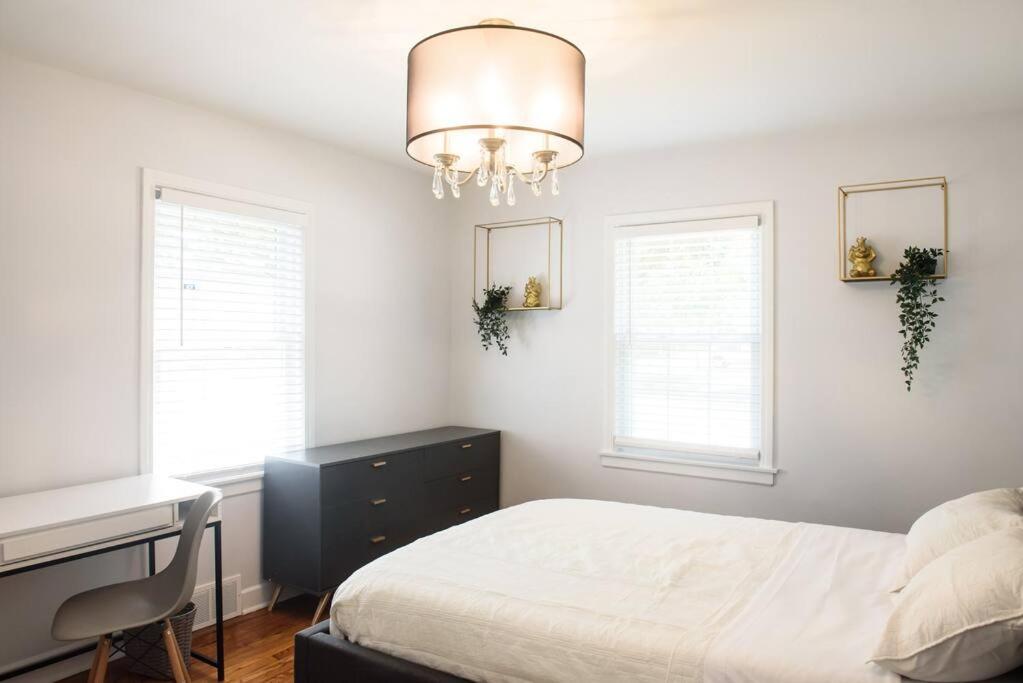 Peaceful home, walking distance to AHts downtown view 4