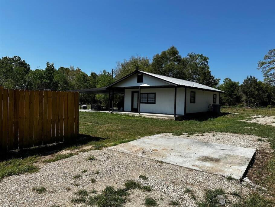 Stylishly Remodeled 2-Bedroom home in Orangefield view 3