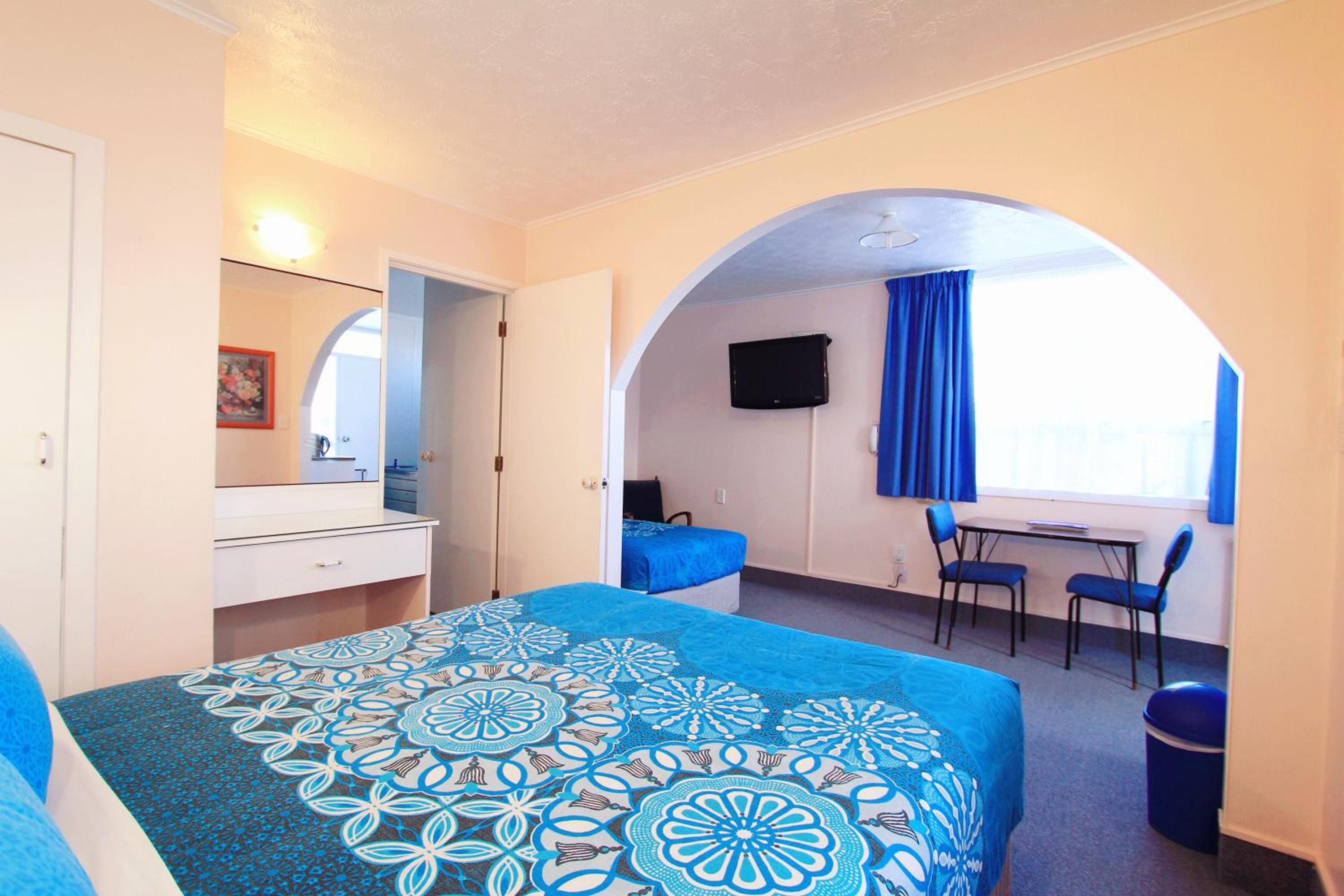 Golden Glow Motel