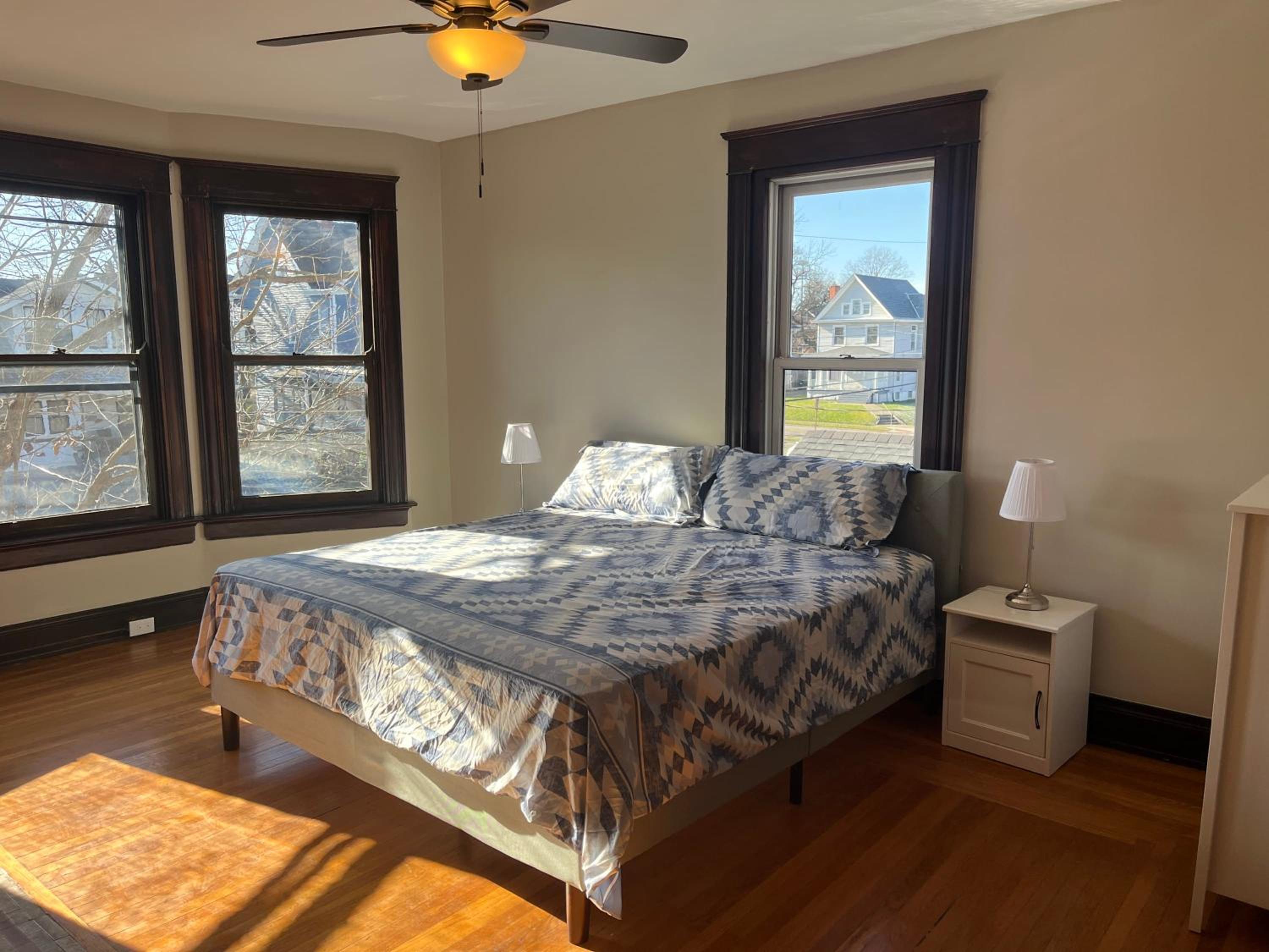Cleneay #2 Private 3 Bed near Xavier & Downton view 4
