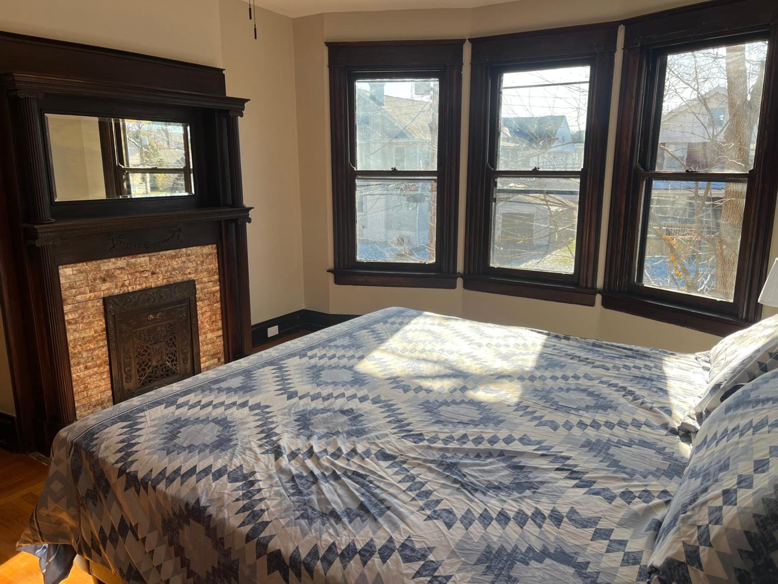 Cleneay #2 Private 3 Bed near Xavier & Downton view 5