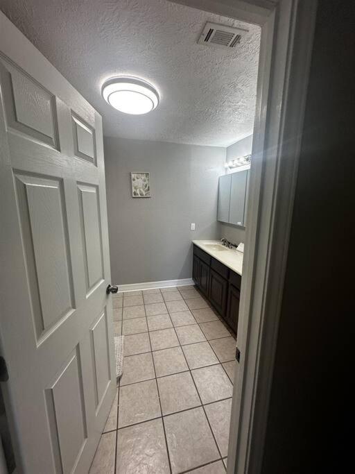 Spacious 5 bedroom home in Bridge City - Property Image 22