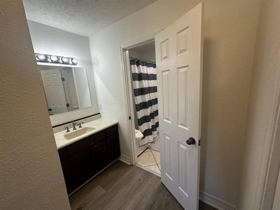 Spacious 5 bedroom home in Bridge City - Property Image 12