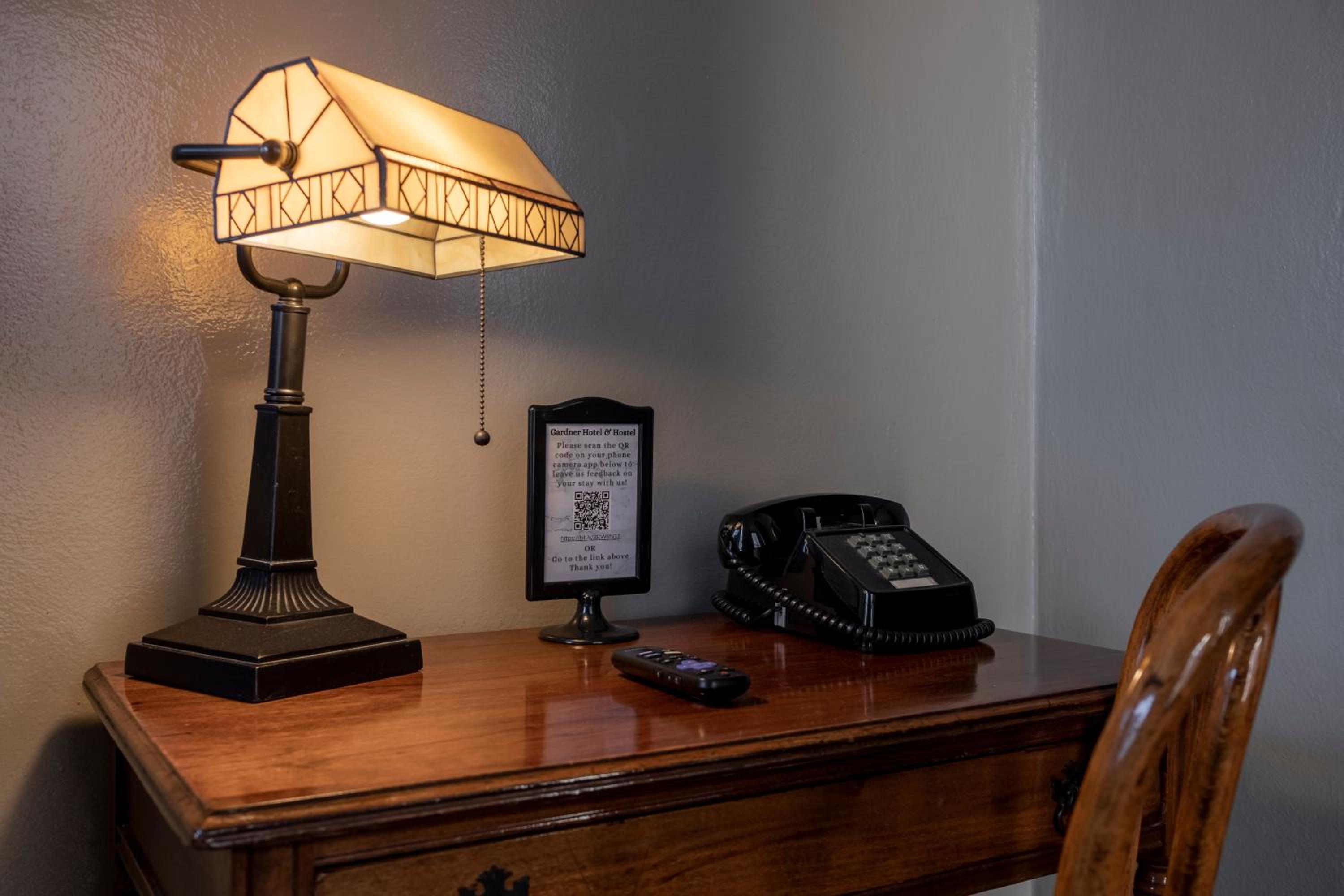 Gardner Hotel & Hostel