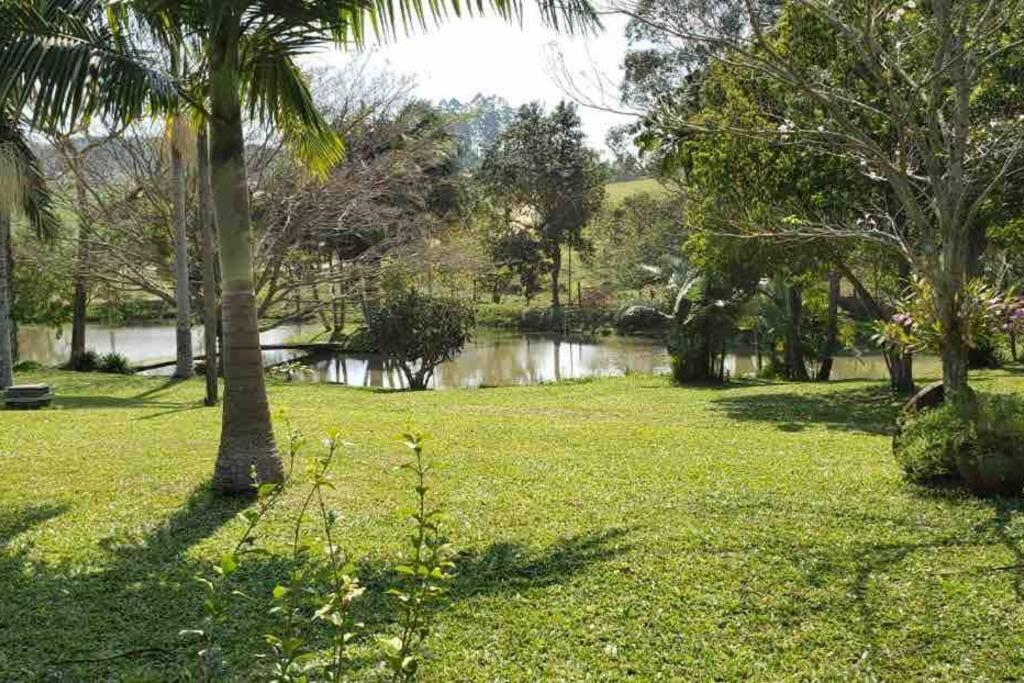 Casa de campo para relaxar em meio à natureza!