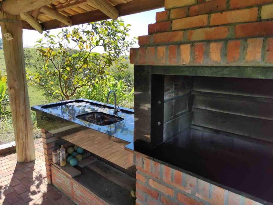 Casa de campo para relaxar em meio à natureza!