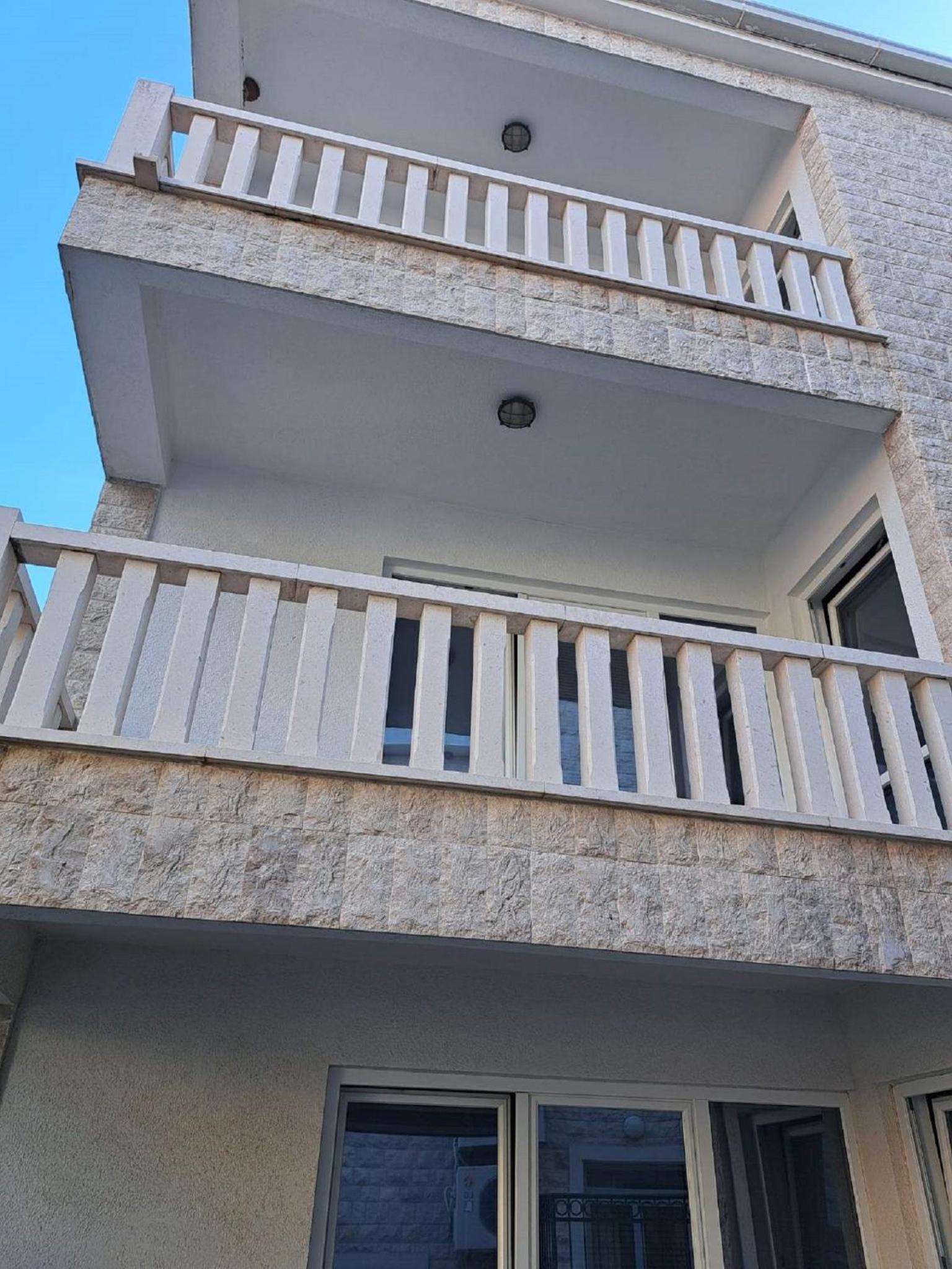 Apartments Djuro