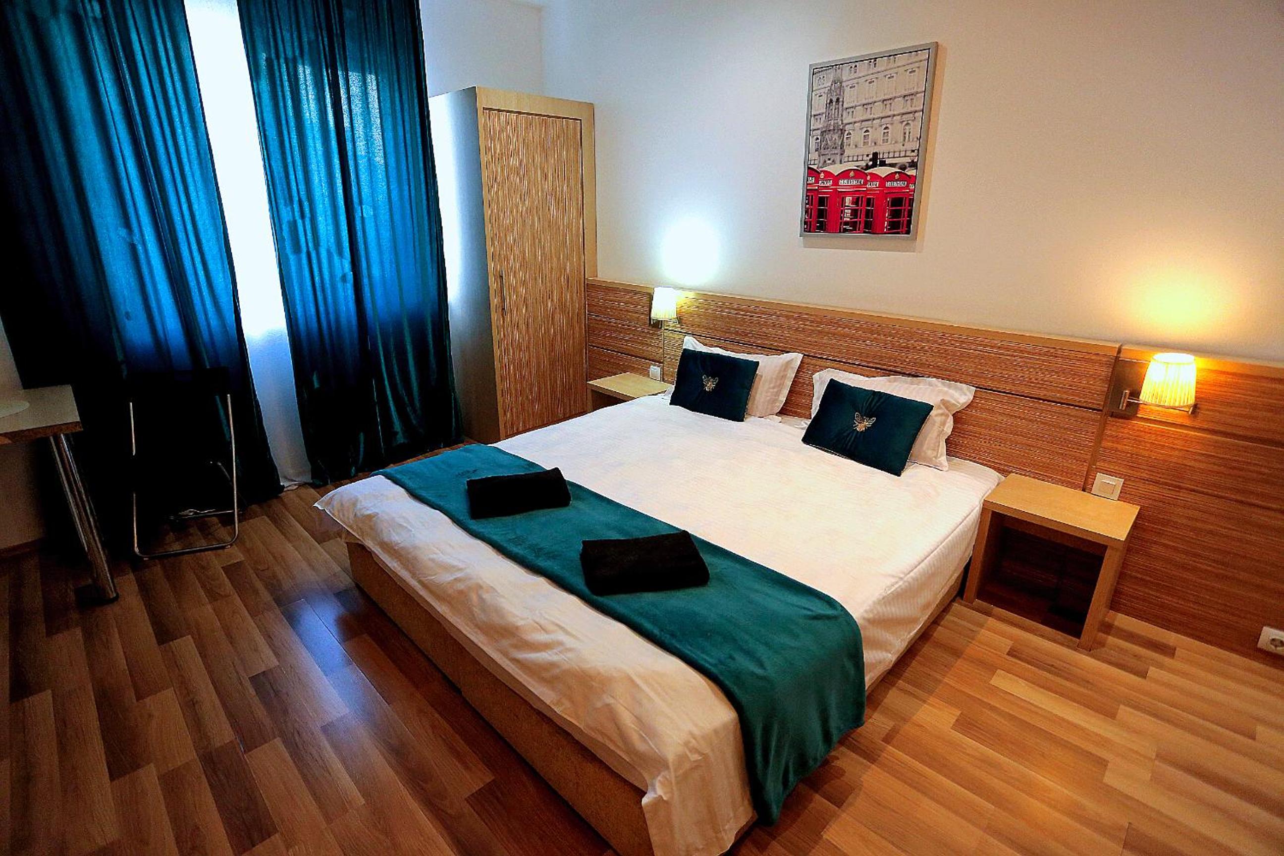 Cataleya Suites Aparthotel