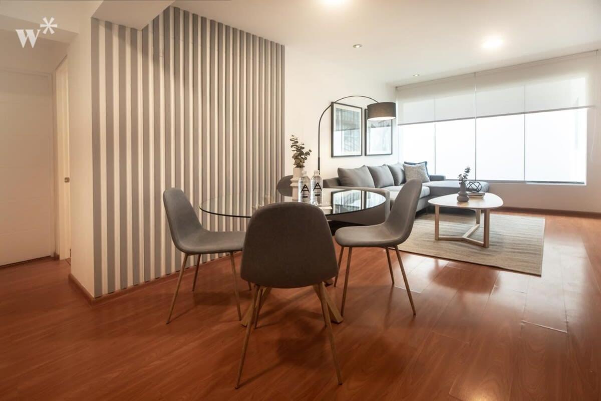 Sleek 2BR in Miraflores view 2