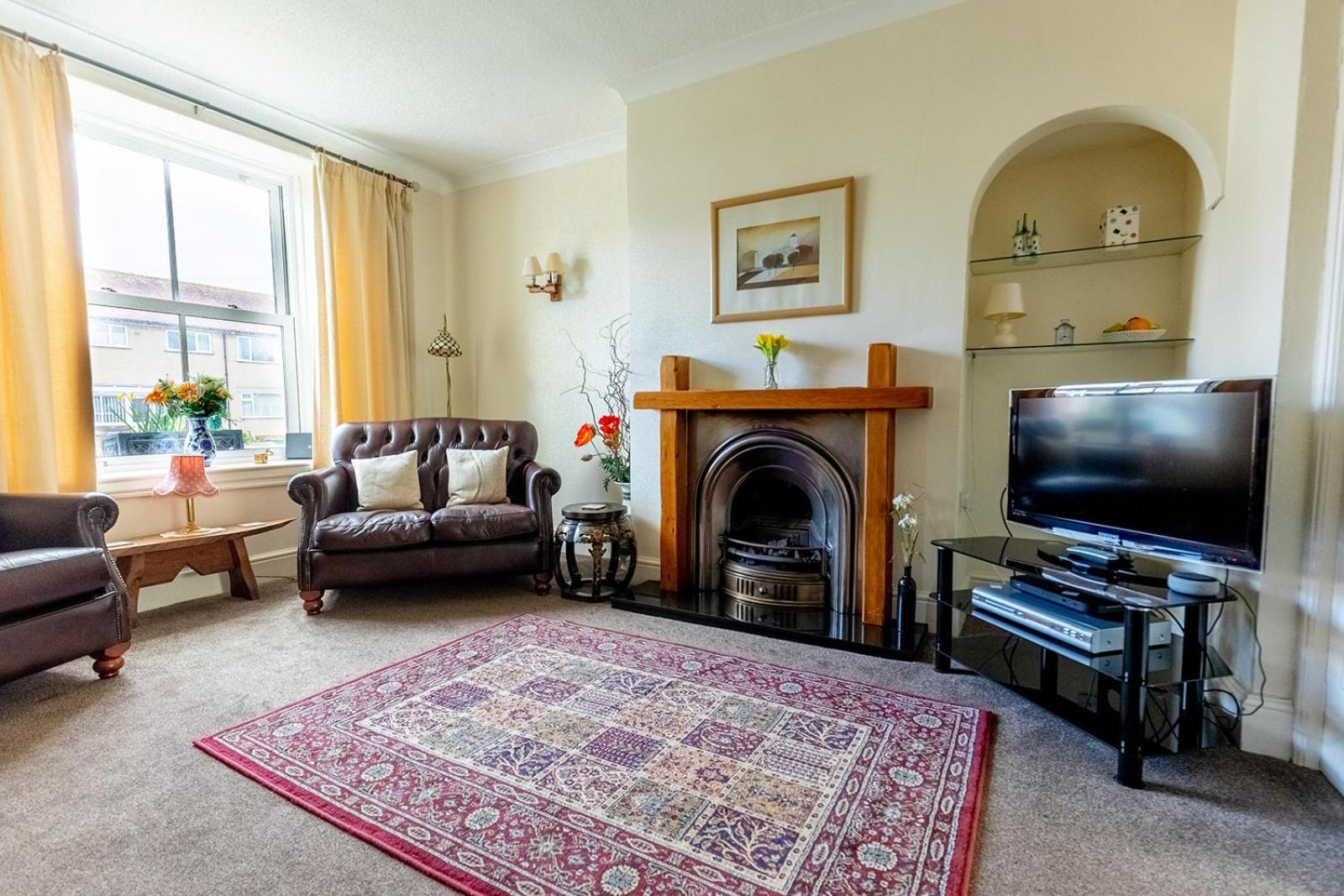 WILLOW COTTAGE - Cost 3 Bed Cottage in Penrhyn Bay with Sea Views with Access to Snowdonia view 3