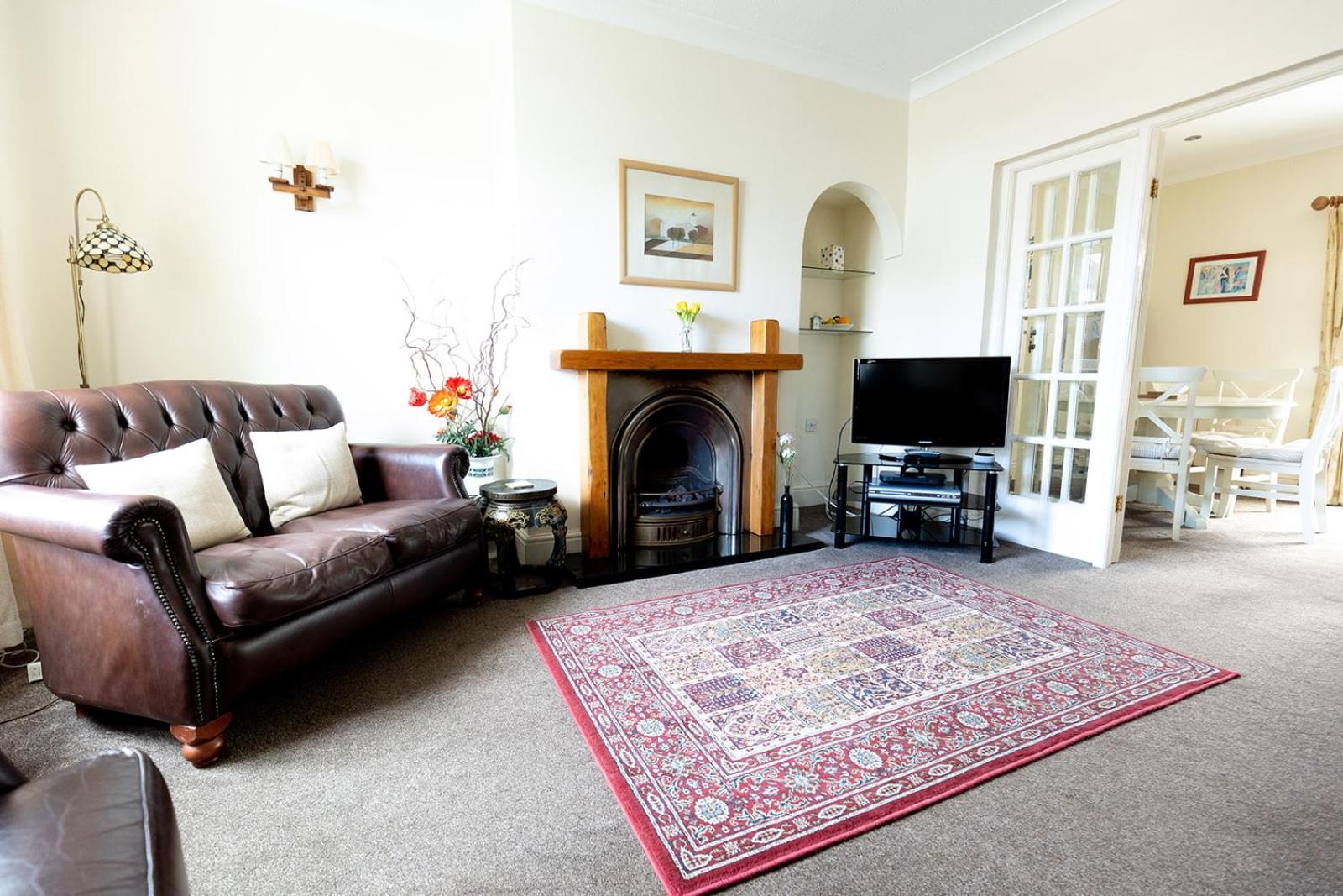 WILLOW COTTAGE - Cost 3 Bed Cottage in Penrhyn Bay with Sea Views with Access to Snowdonia view 2