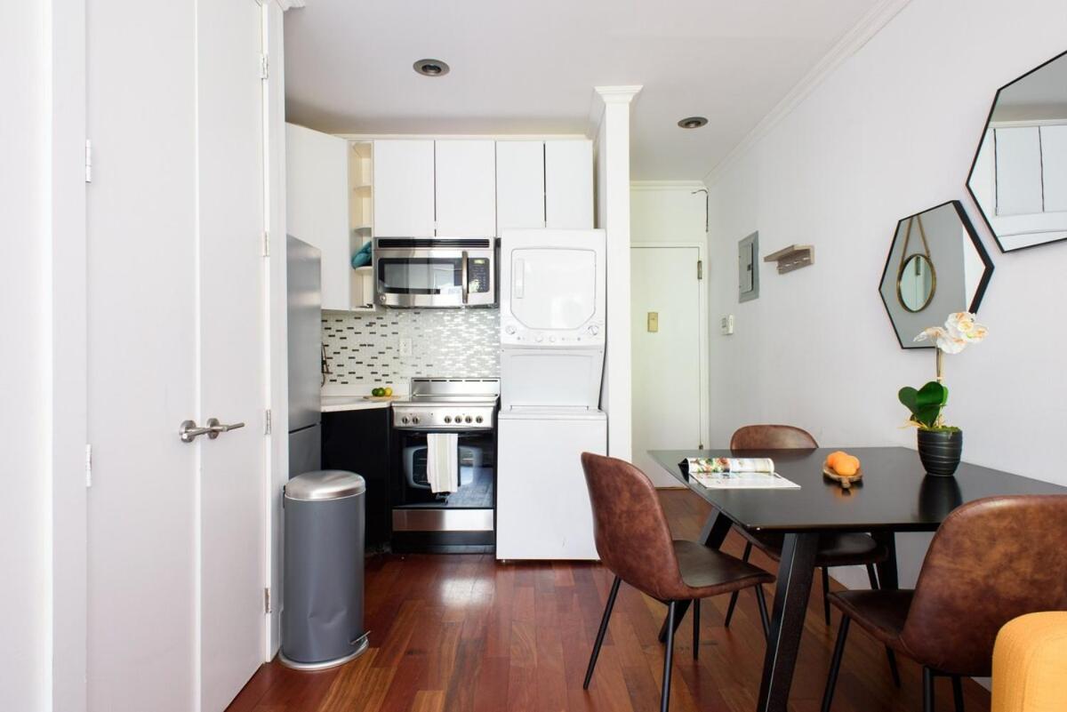 24-10 Studio Prime Gramercy WD in Unit