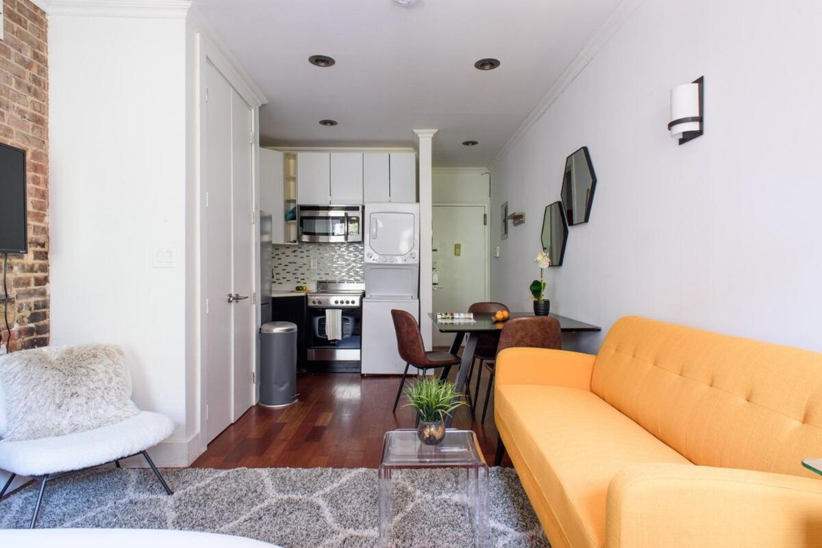 24-10 Studio Prime Gramercy WD in Unit