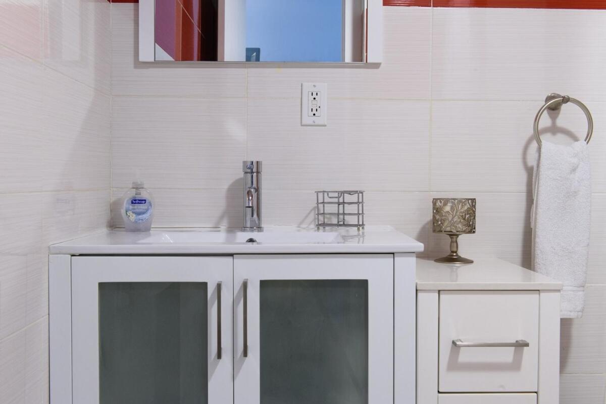 24-10 Studio Prime Gramercy WD in Unit