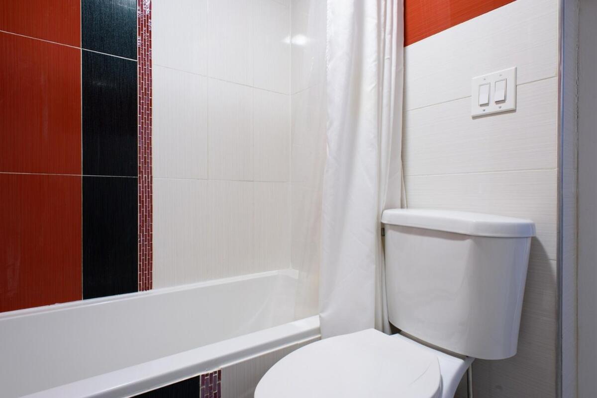 24-10 Studio Prime Gramercy WD in Unit