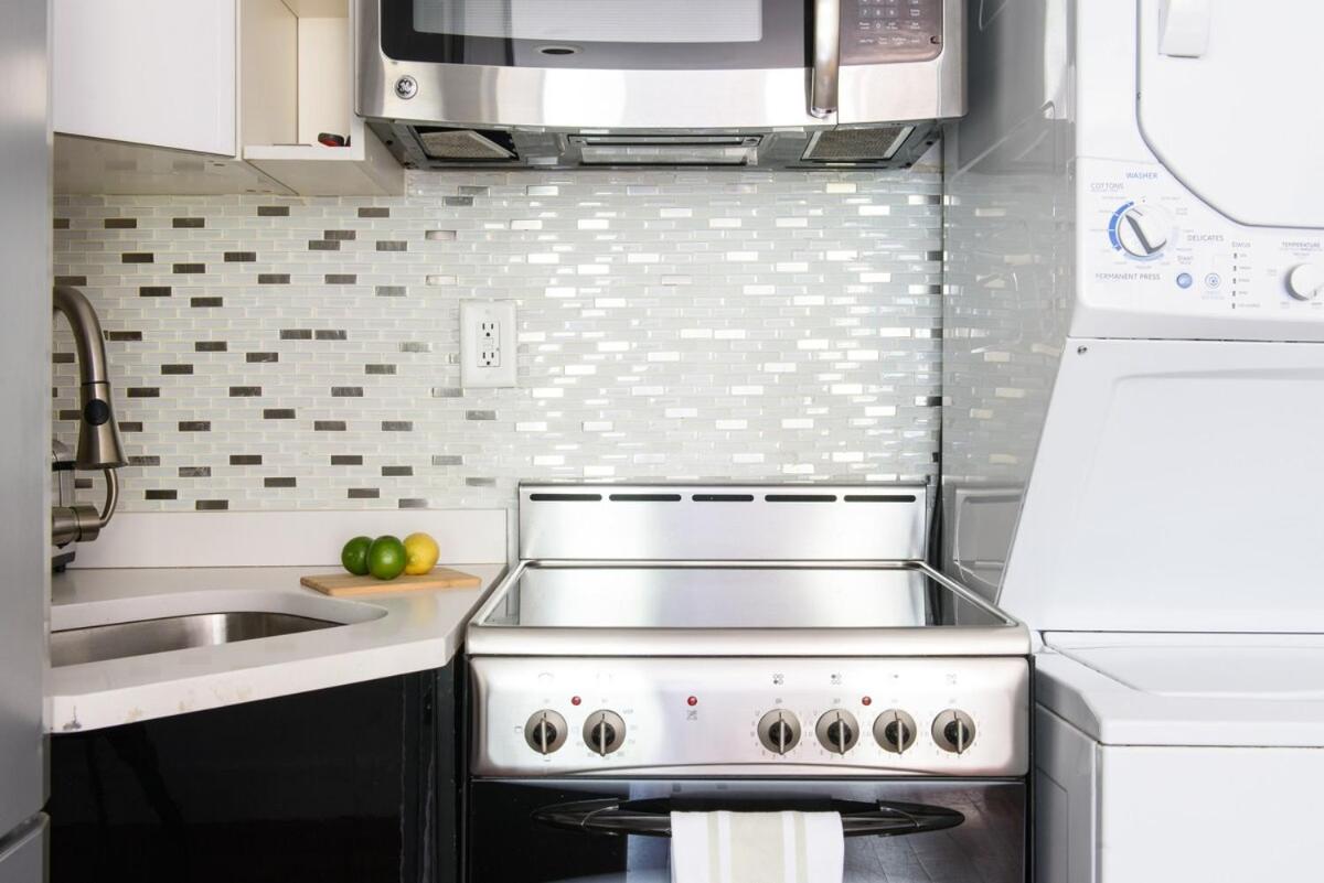 24-10 Studio Prime Gramercy WD in Unit