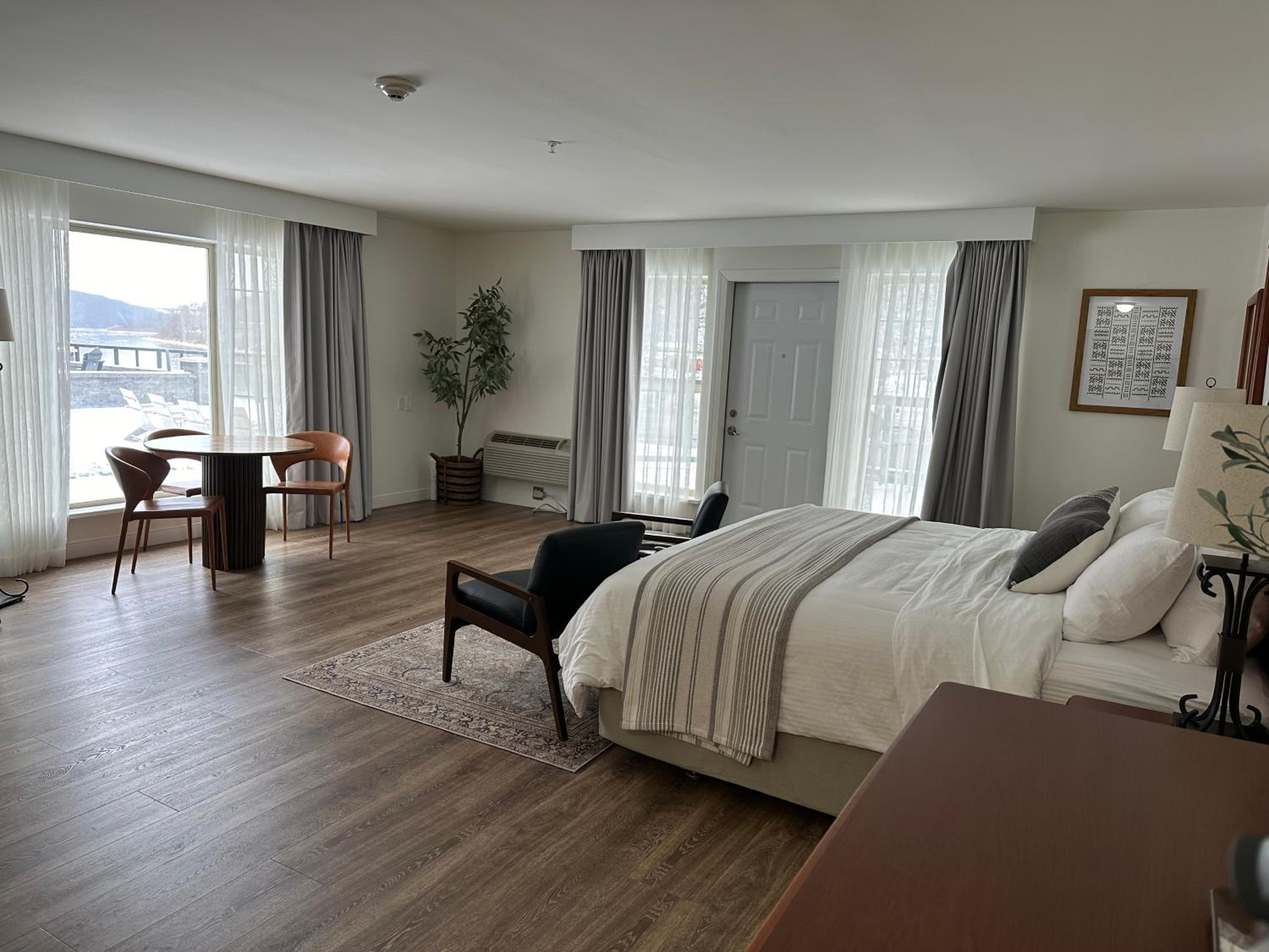Foxburg Inn view 4