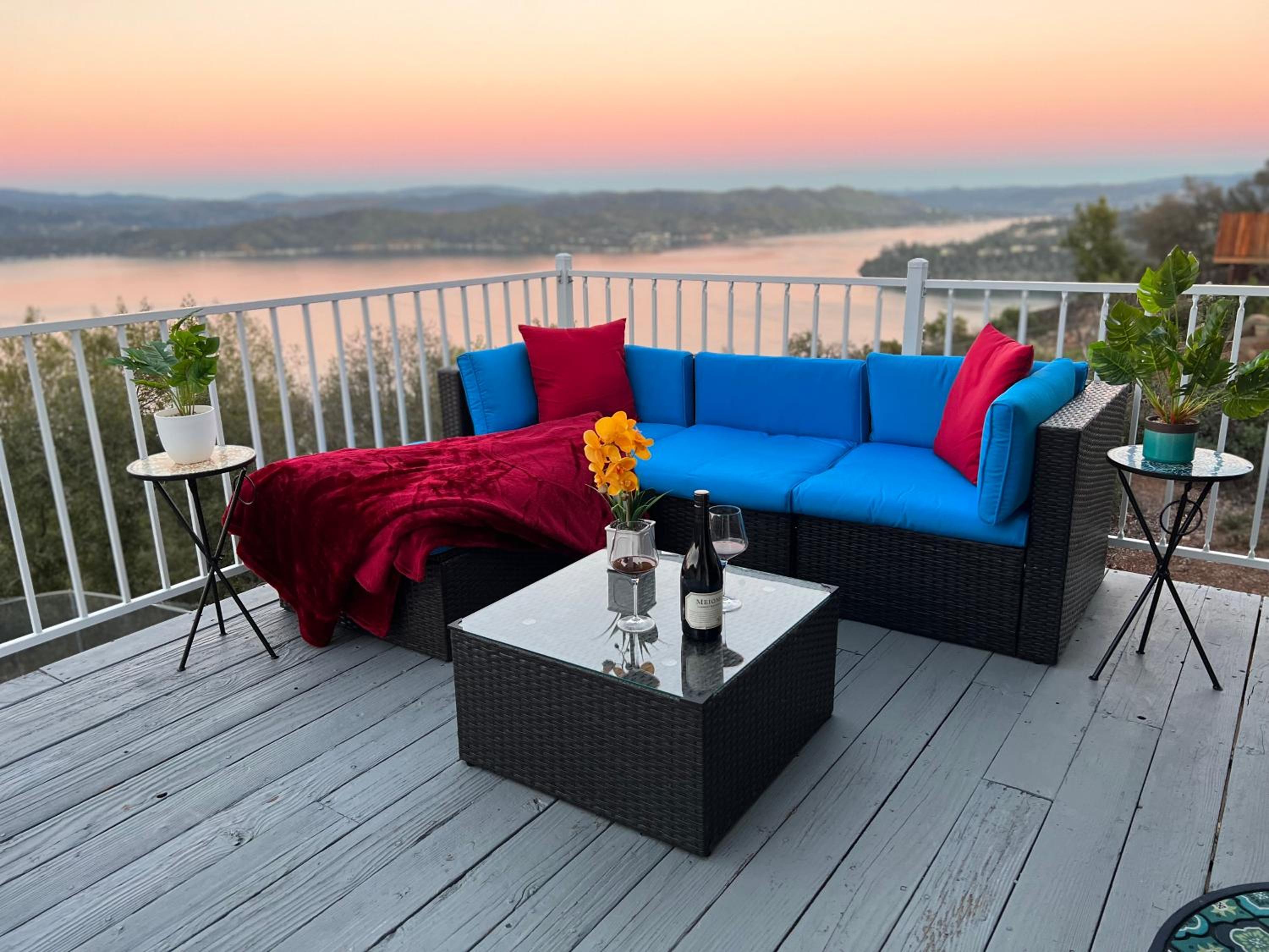 Exotic Lake View & Luxury living w AC, King beds, Pool tbl, Ping-Pong, BBQ, Deck, Boating, fishing, Hiking view 4