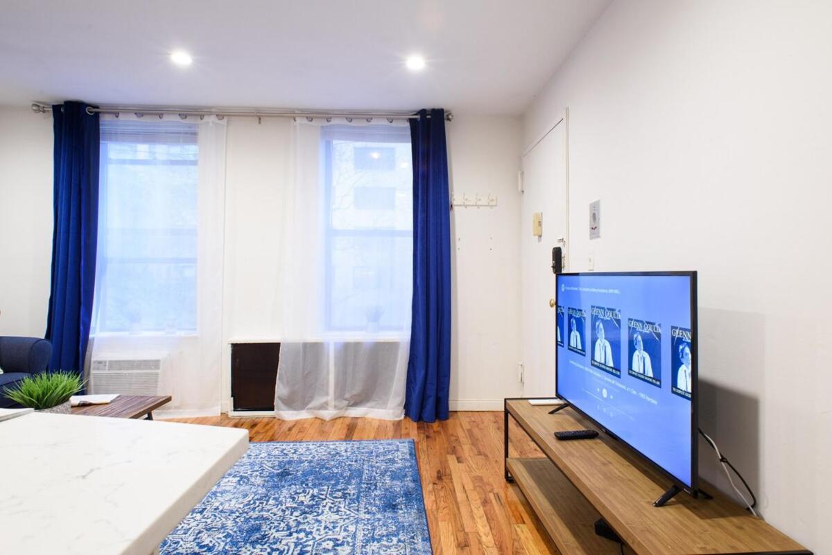 26-4B Newly Furnished 1BR W D Courtyard