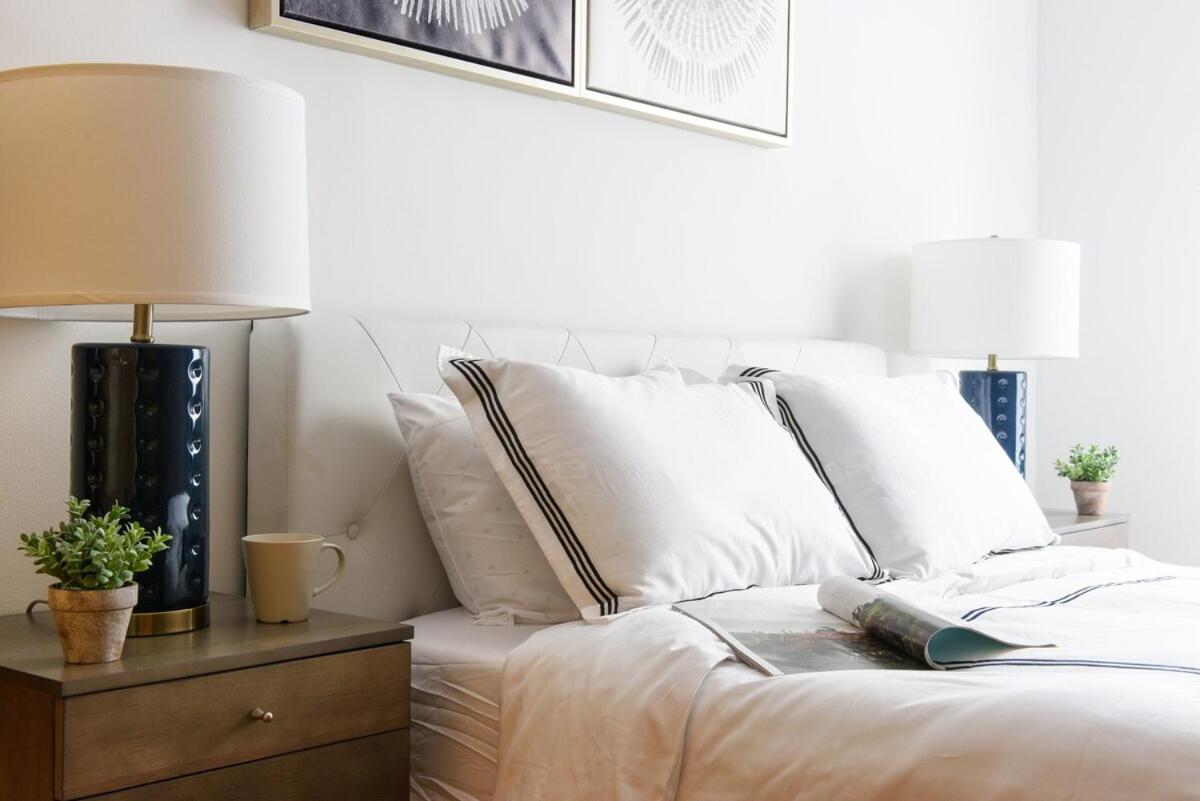 26-4B Newly Furnished 1BR W D Courtyard
