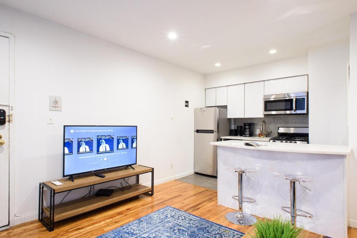 26-4B Newly Furnished 1BR W D Courtyard