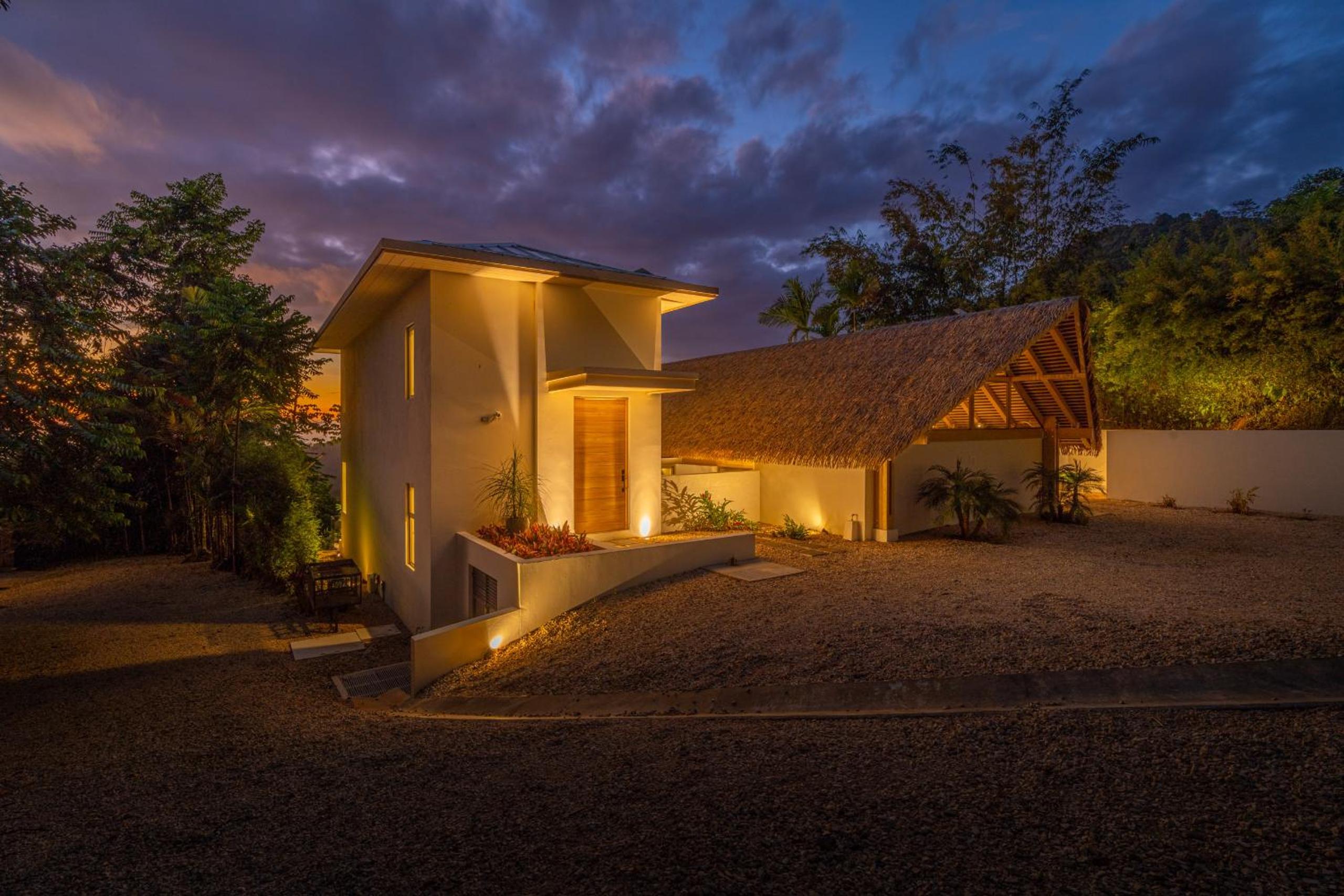 Casa Frenchie with Private Guesthouse - by Pura Villas