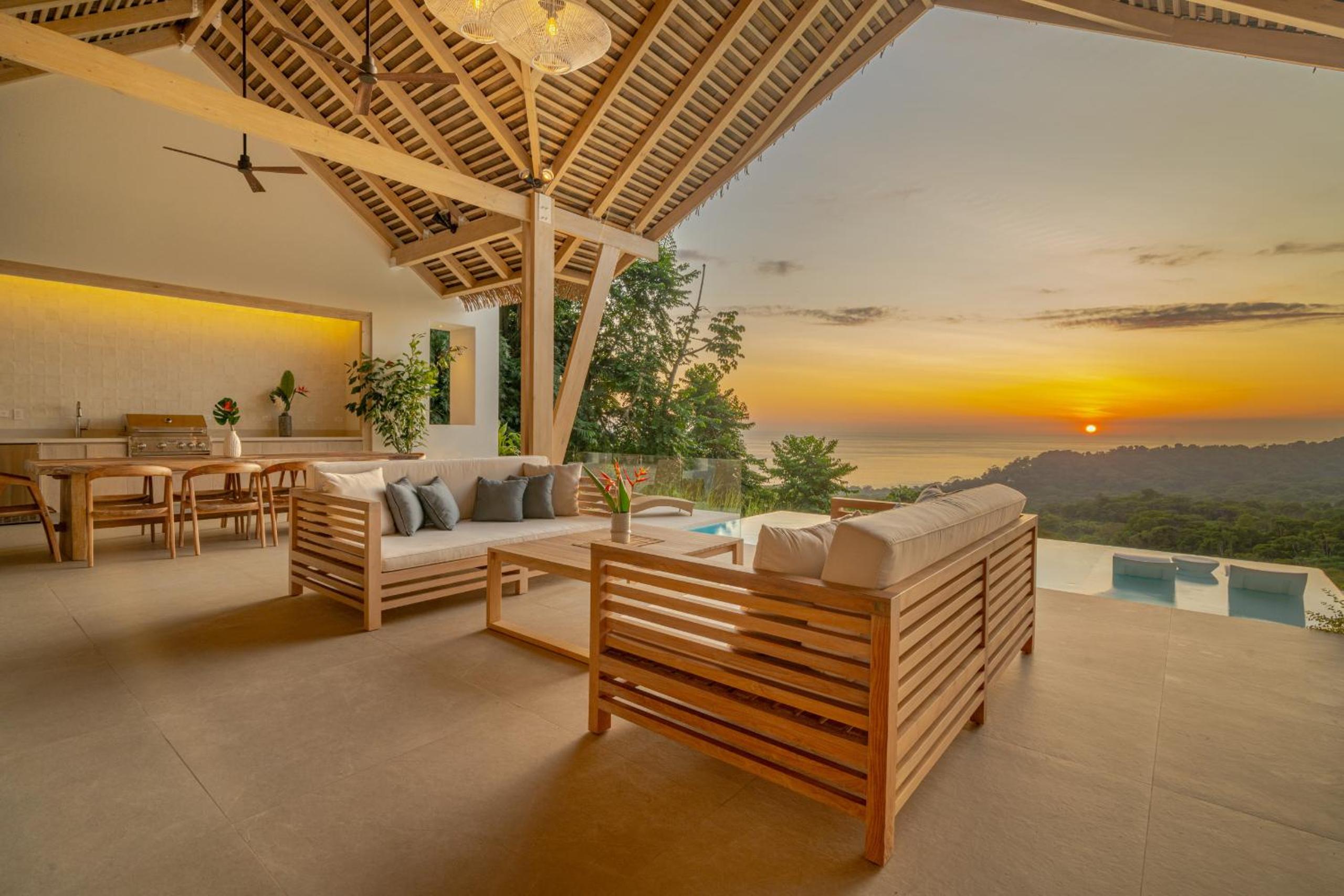 Casa Frenchie with Private Guesthouse - by Pura Villas