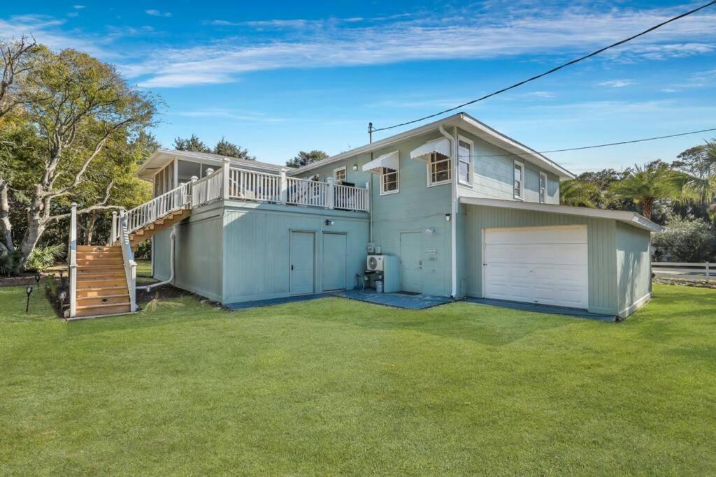 Sandy Feet Retreat Unit A 3 BR Unit steps to beach view 3