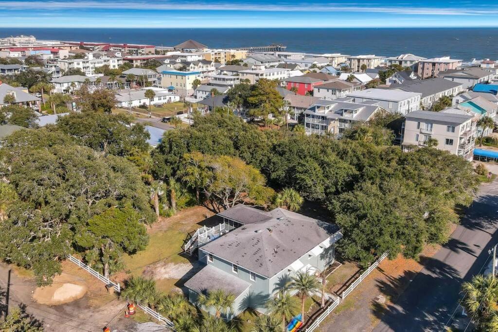 Sandy Feet Retreat Unit A 3 BR Unit steps to beach view 5
