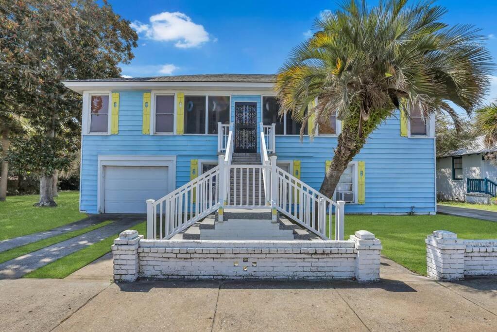 Pineapple by the Sea, 3 BR home, STEPS to Beach view 5