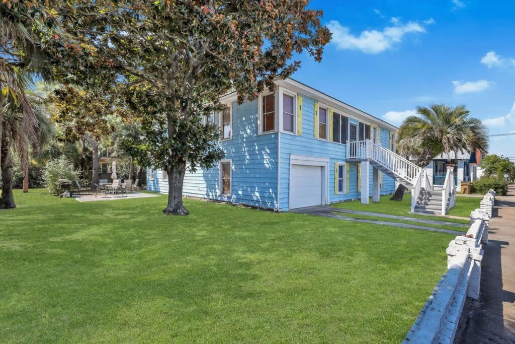 Pineapple by the Sea, 3 BR home, STEPS to Beach view 4