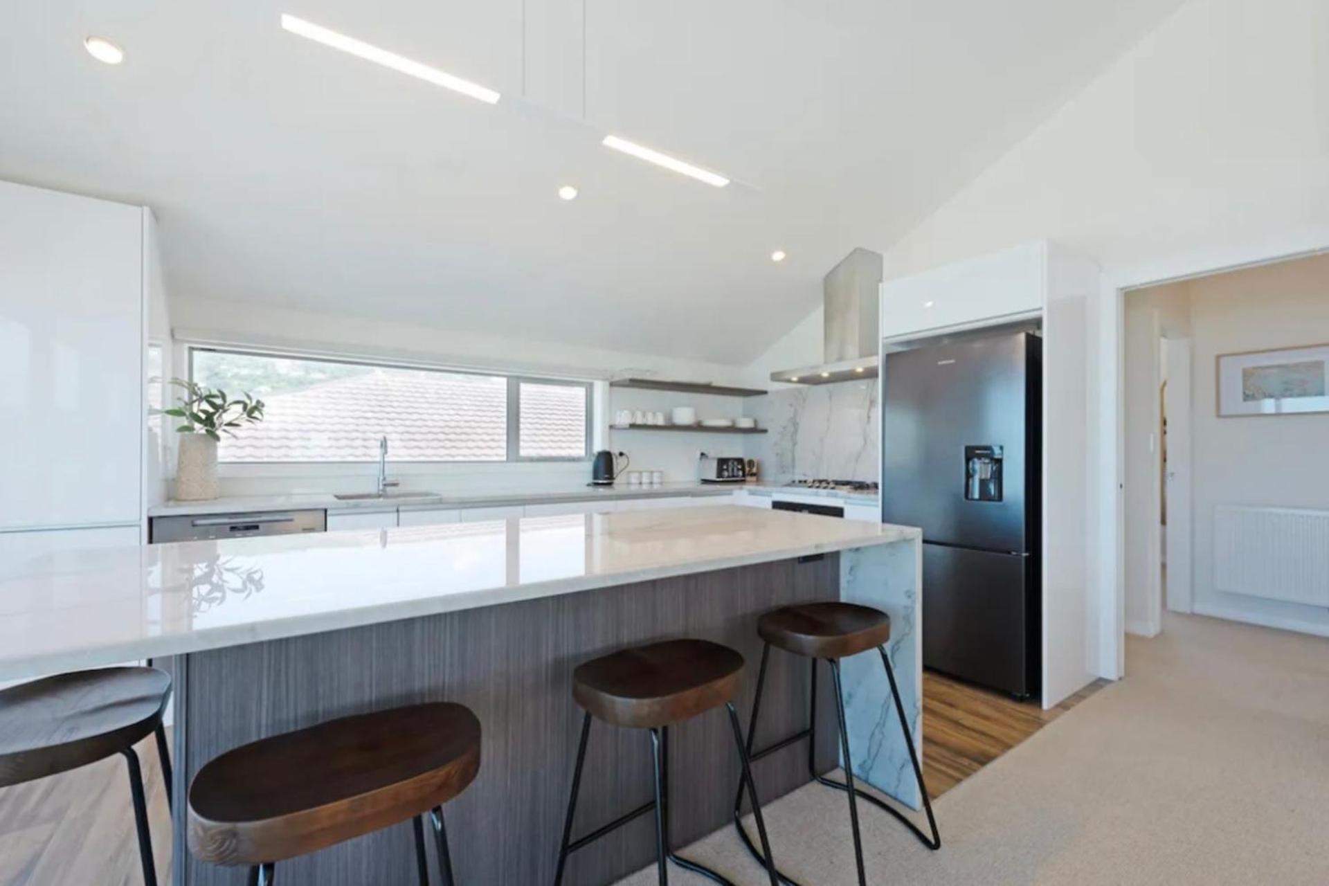 Lyall Bay Parade Apartment view 4