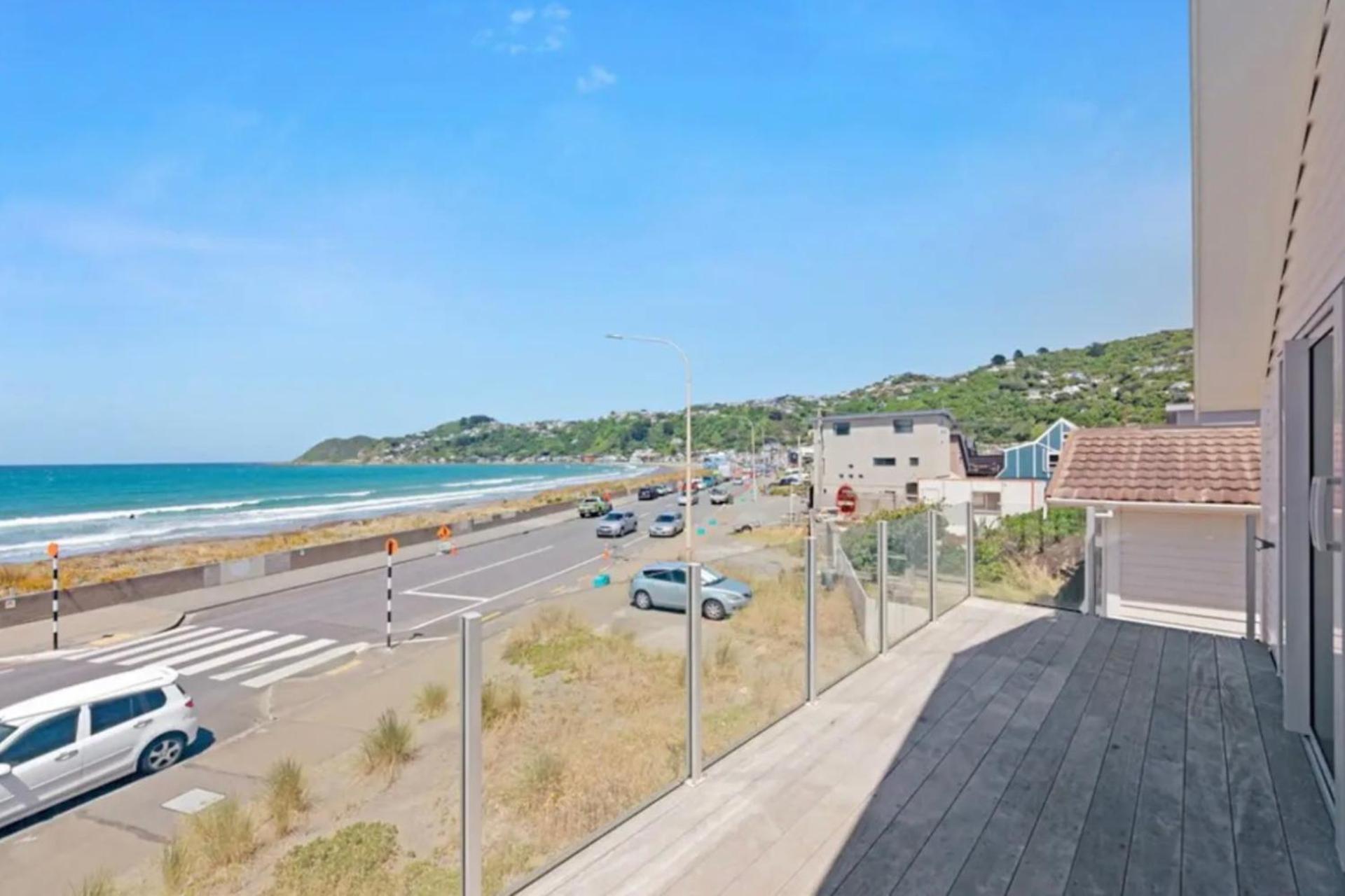 Lyall Bay Parade Apartment view 3