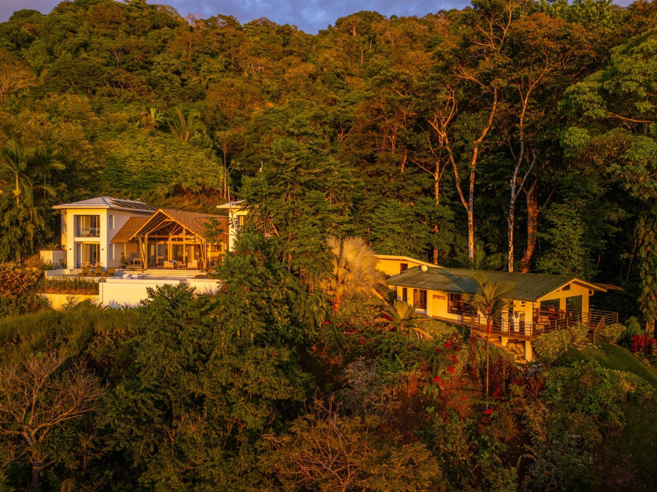 Casa Frenchie with Private Guesthouse - by Pura Villas