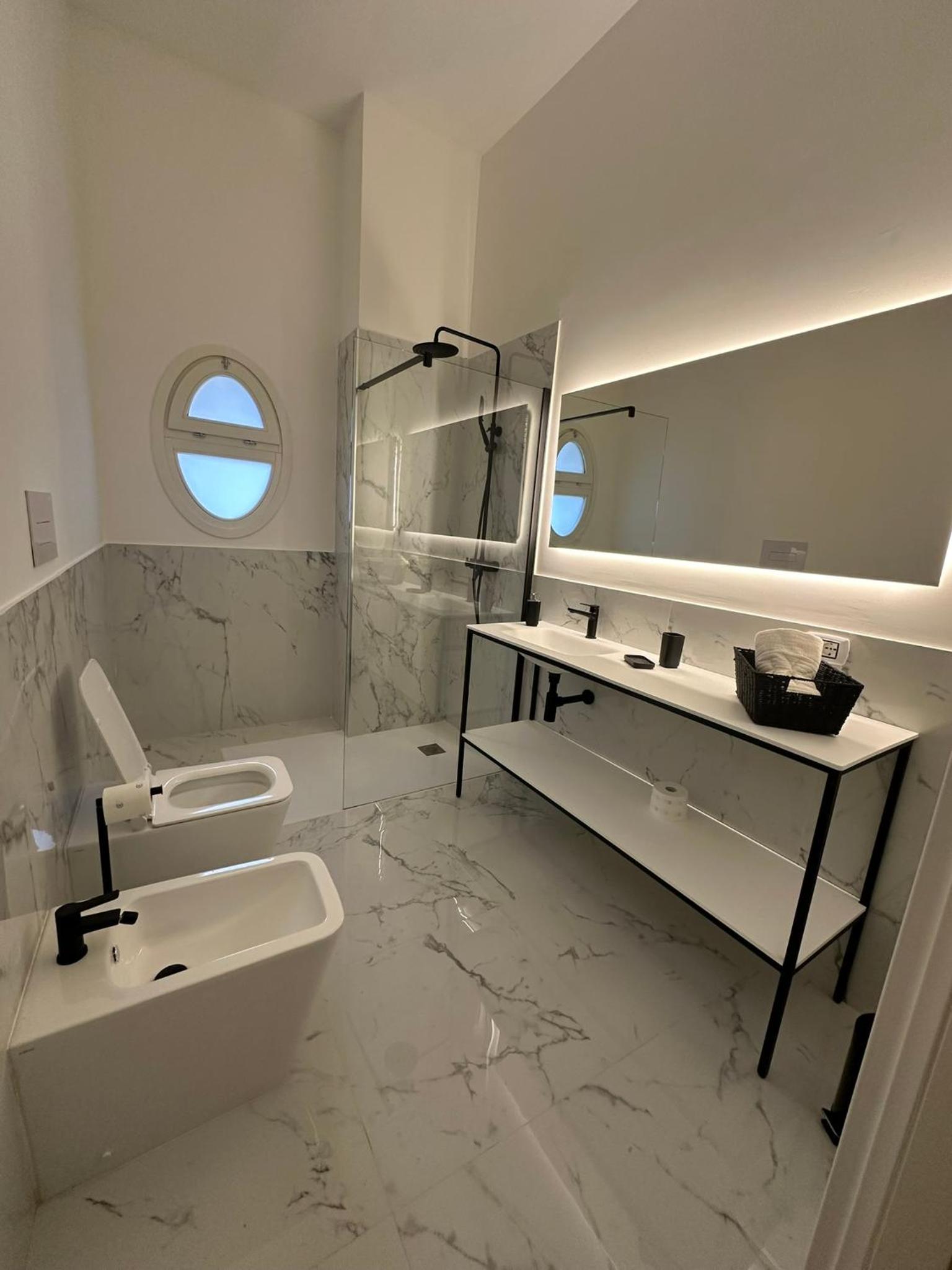 Lily Suite