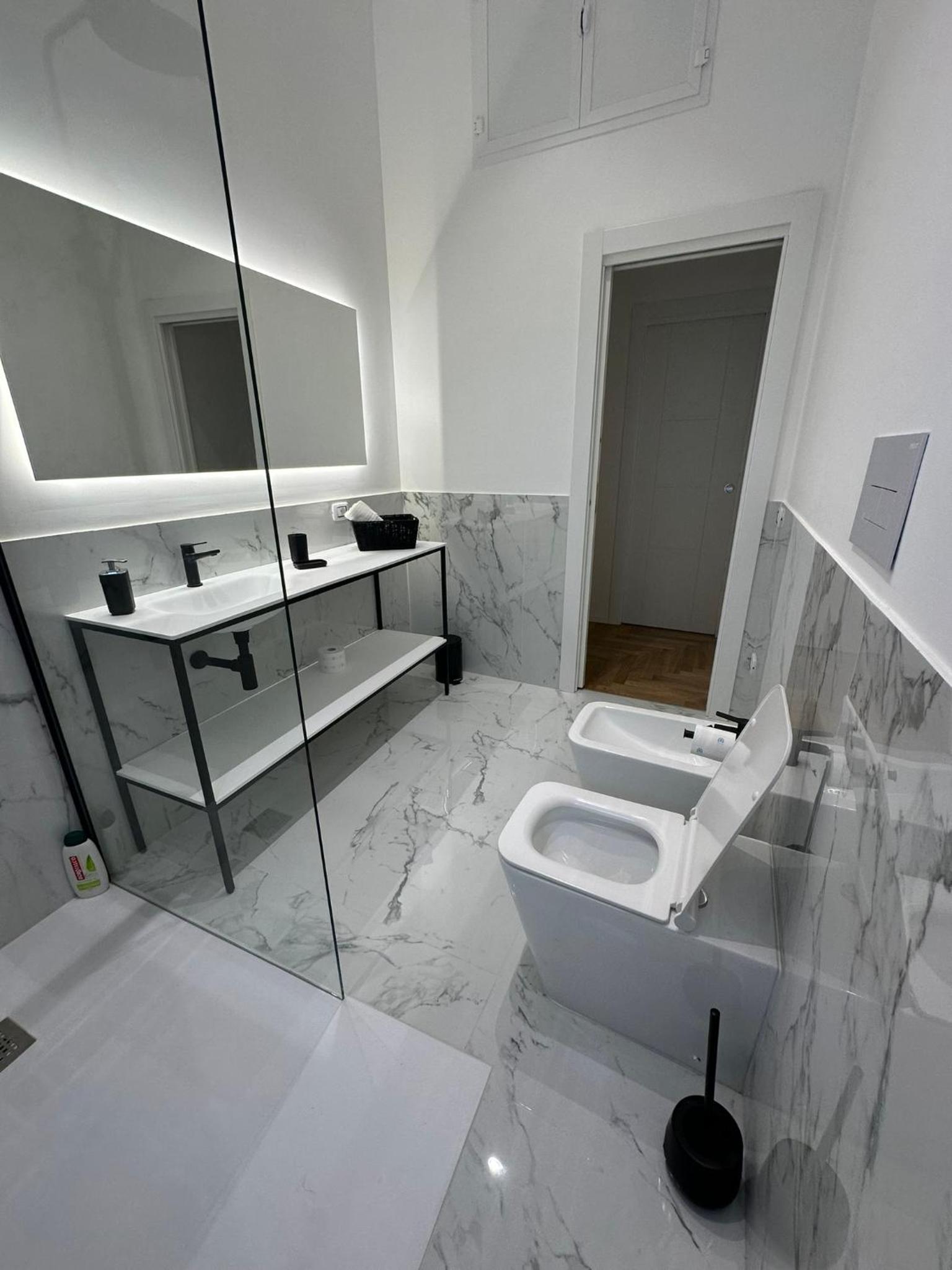 Lily Suite