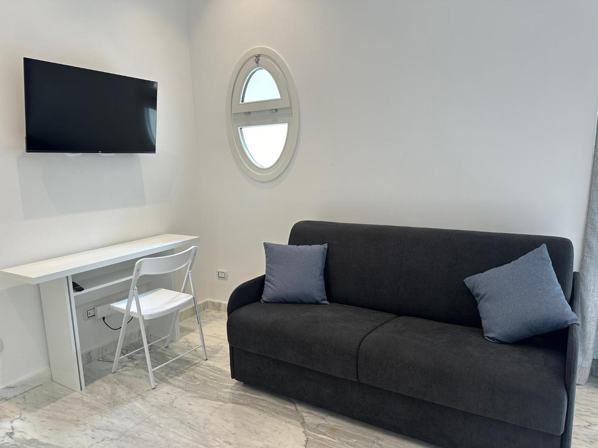 Lily Suite