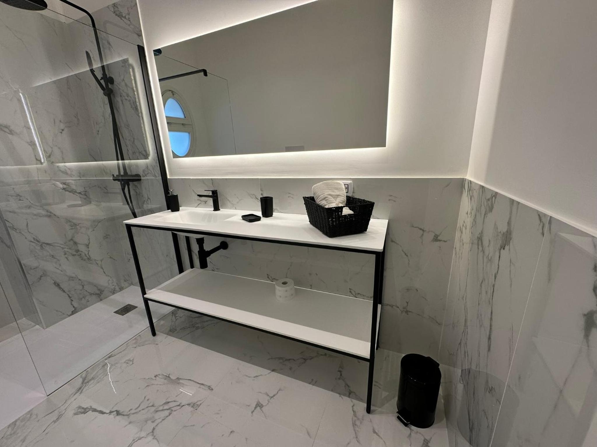 Lily Suite