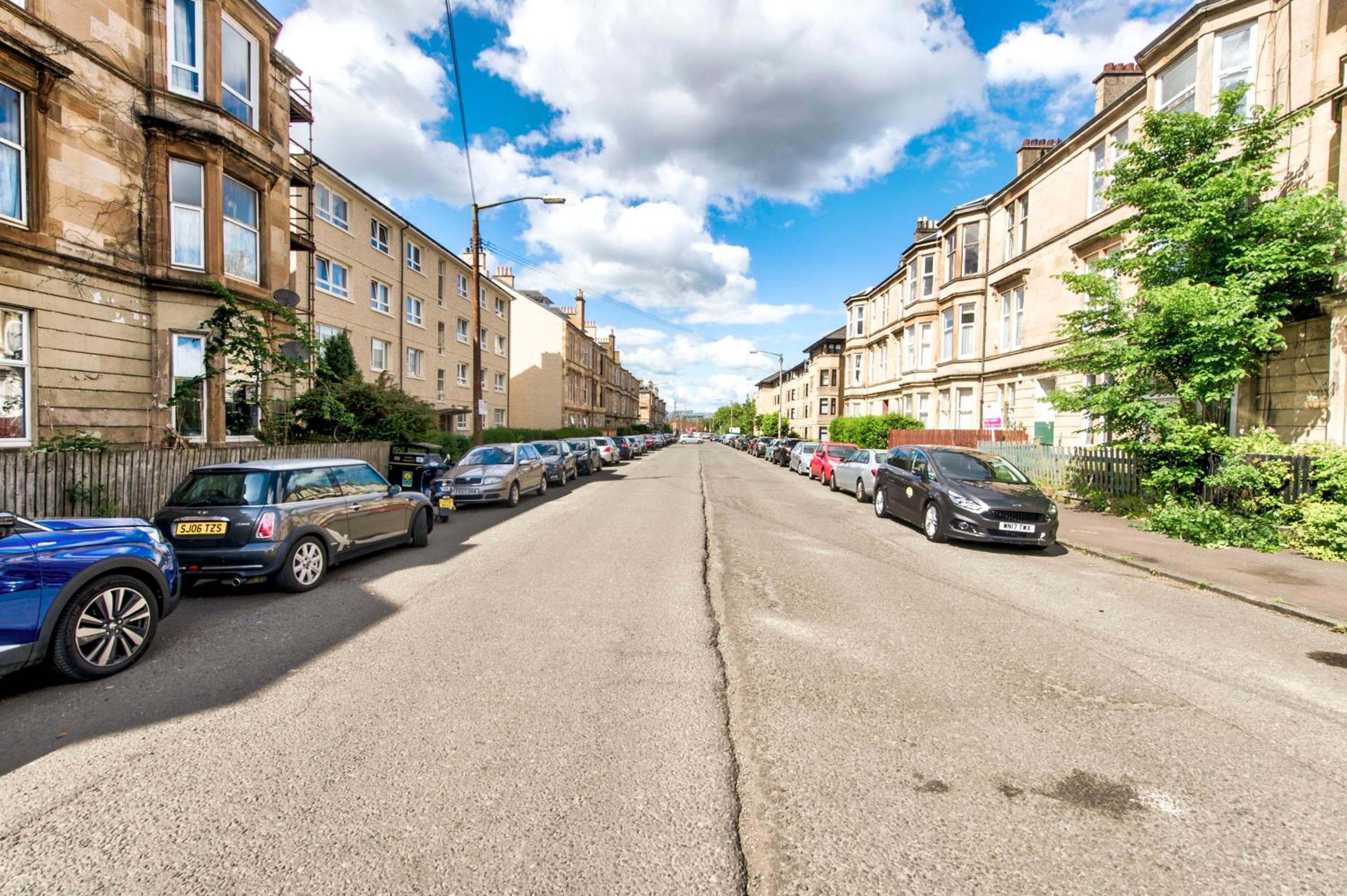 Stunning 5 bedroom apt, close to city centre, SEC, Hydro and motorway view 5