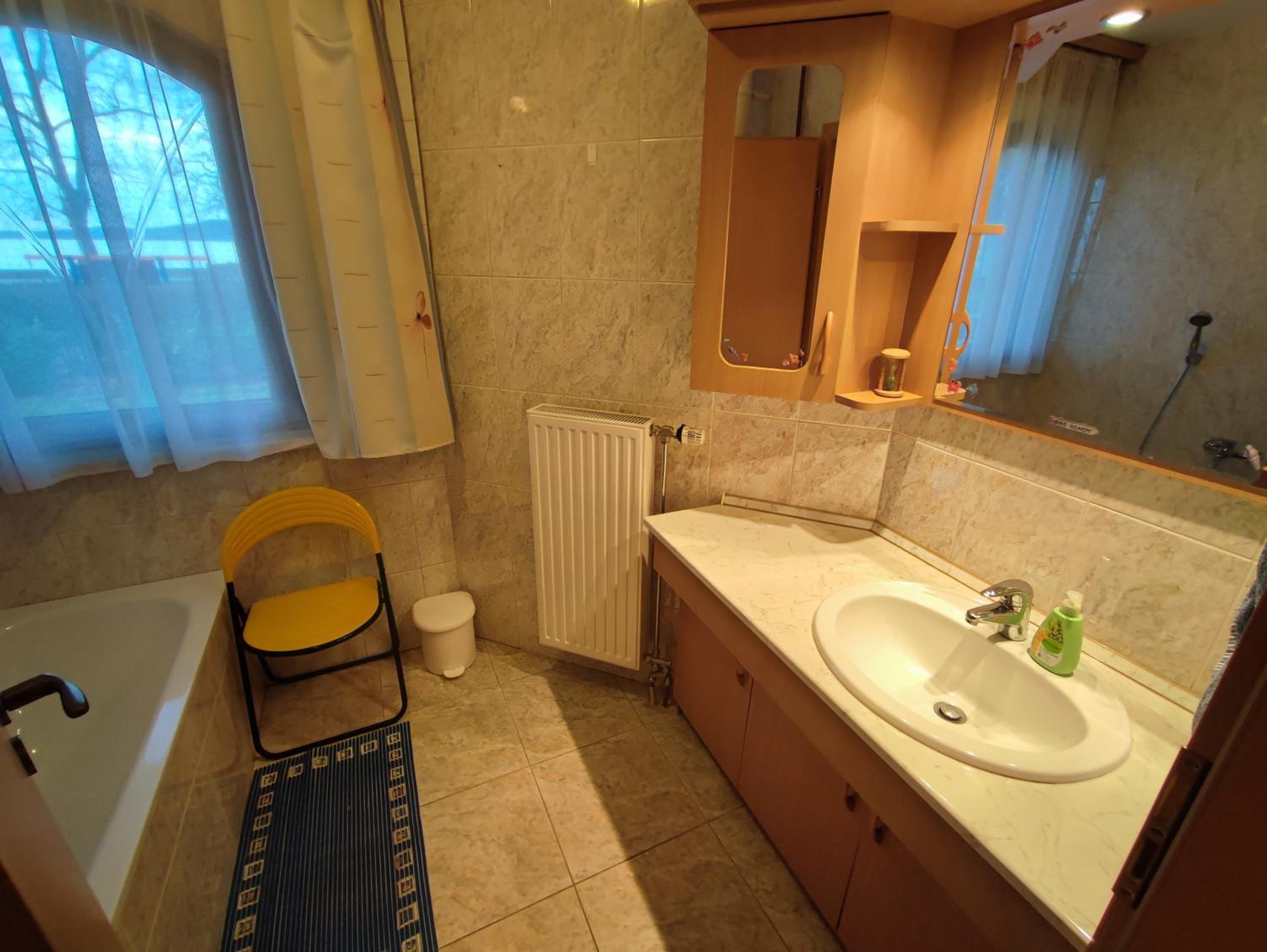Photo 37