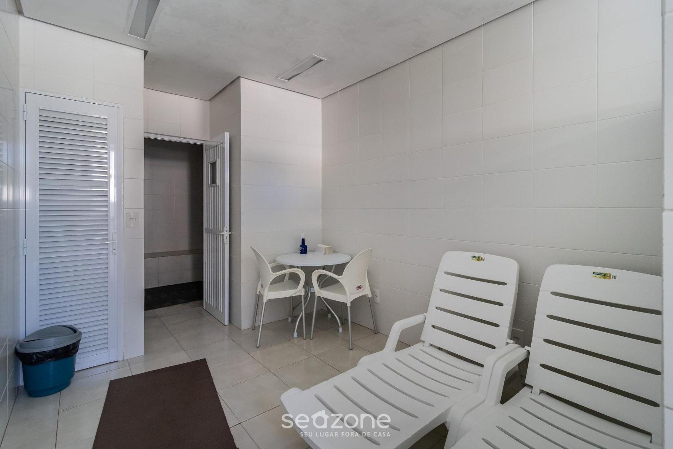 Apt w swimming pool 400m fr Campeche Beach RAP308
